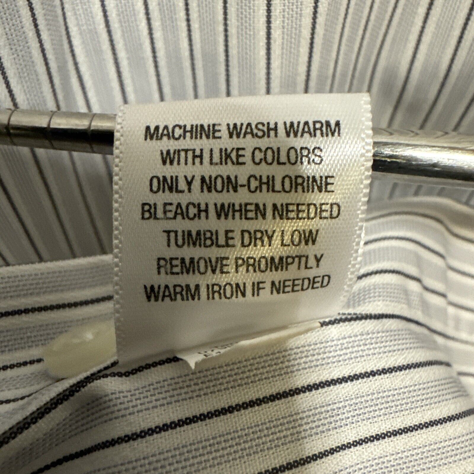 Merona Merona Mens Ultimate Shirt Long Sleeves Button Up Pin Strip Size US L / EU 52-54 / 3 - 7 Thumbnail