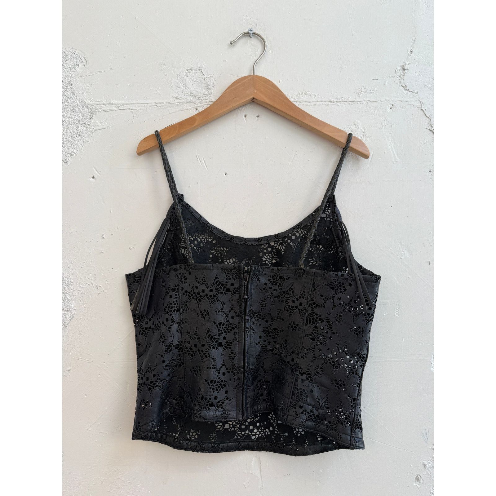 Isamu Katayama Backlash Isamu Katayama Backlash Black Leather Floral Detail Top Size M / US 6-8 / IT 42-44 - 2 Thumbnail