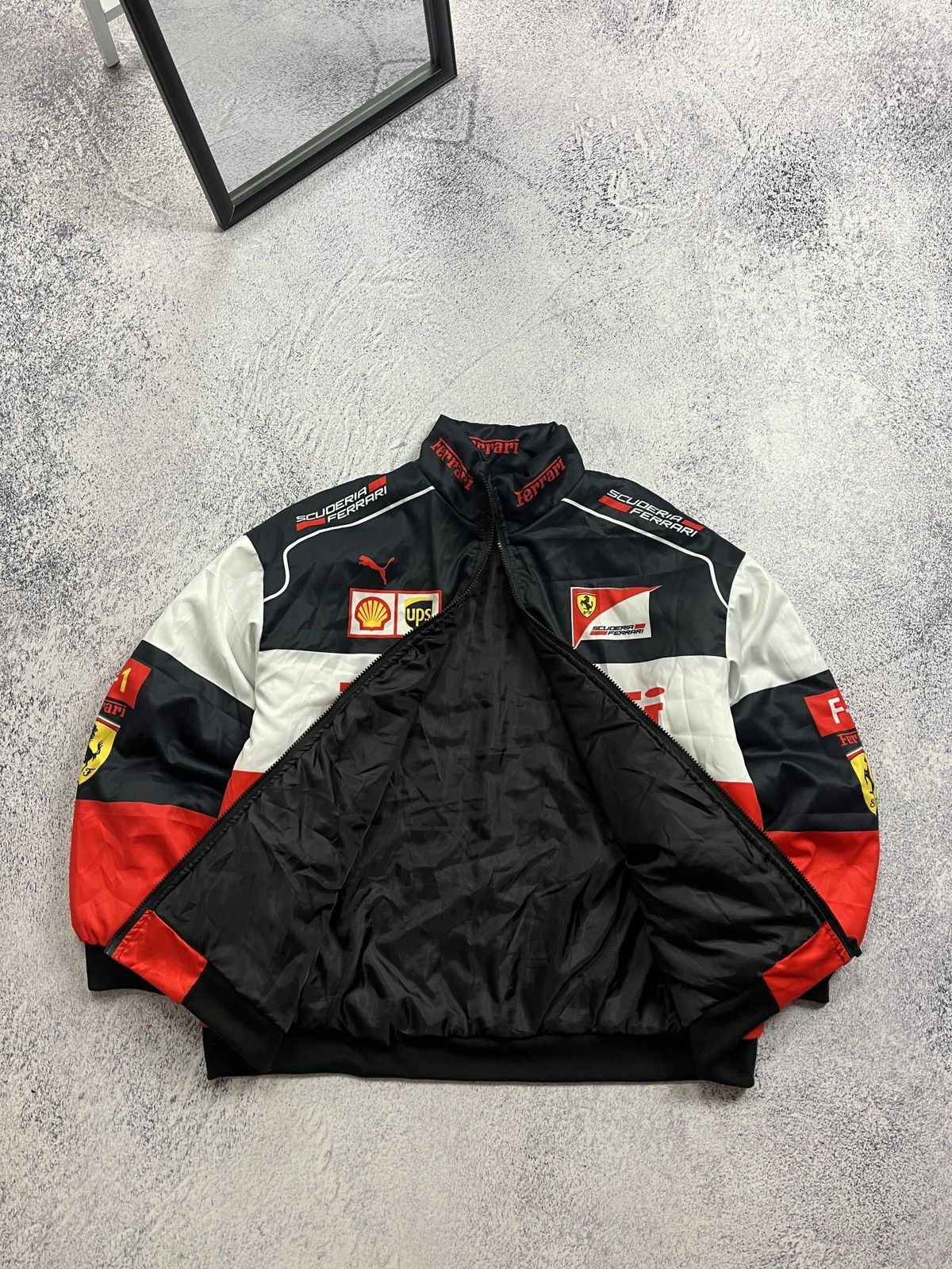 Ferrari × Formula 1 Ferrari F1 Racing Jacket Hype Rare Big Logo Marlboro Size US M / EU 48-50 / 2 - 8 Thumbnail
