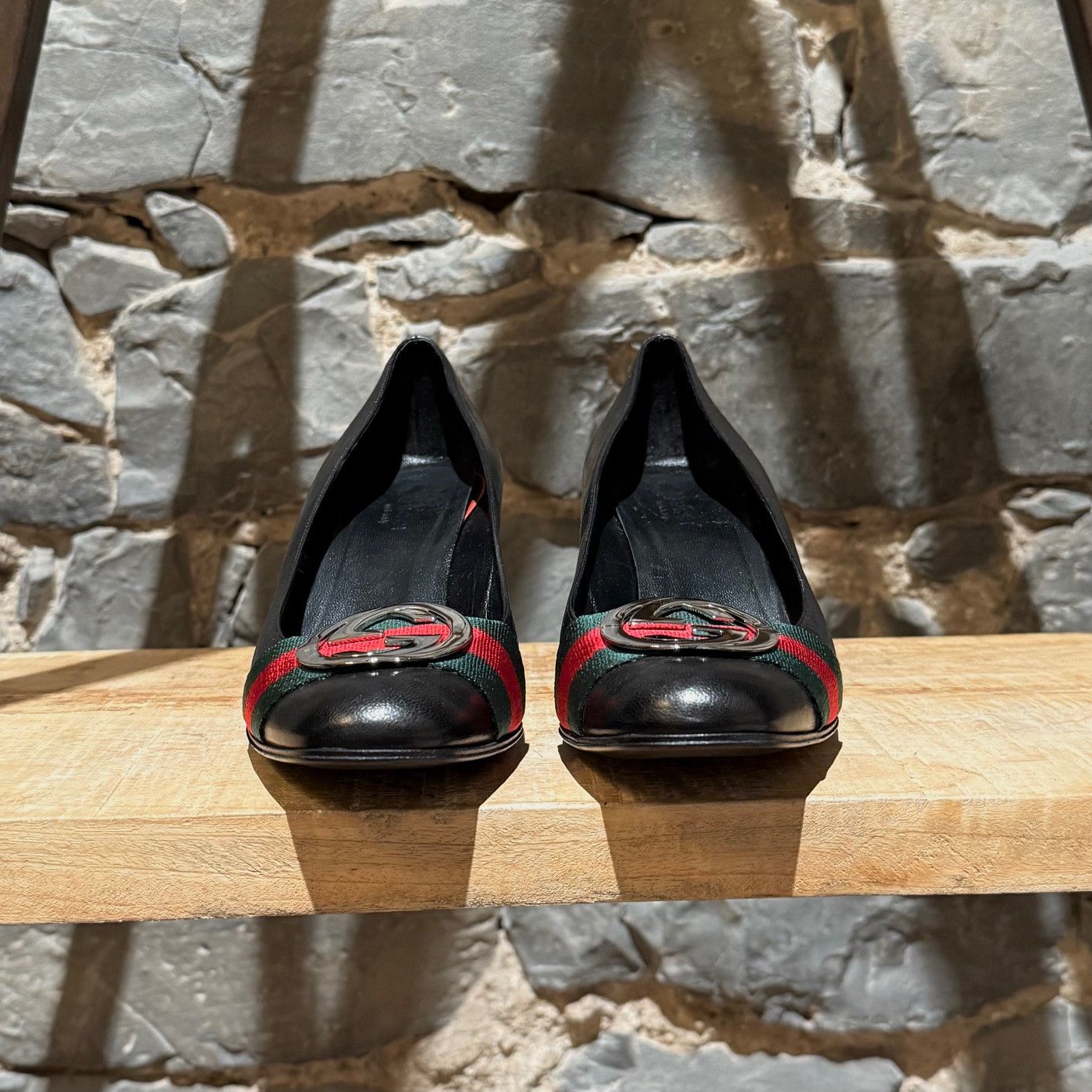Gucci Gucci Black Leather Web Stripe Interlocking GG Pumps Size US 7.5 / IT 37.5 - 2 Thumbnail
