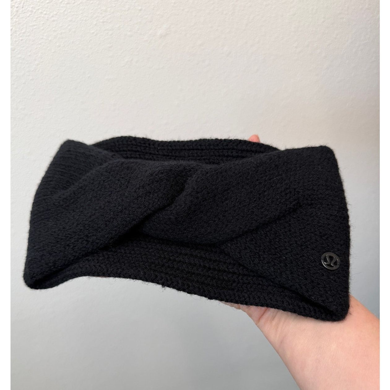 Lululemon Lululemon Twisted Bliss Earwarmer Black One Size Size ONE SIZE - 1 Thumbnail