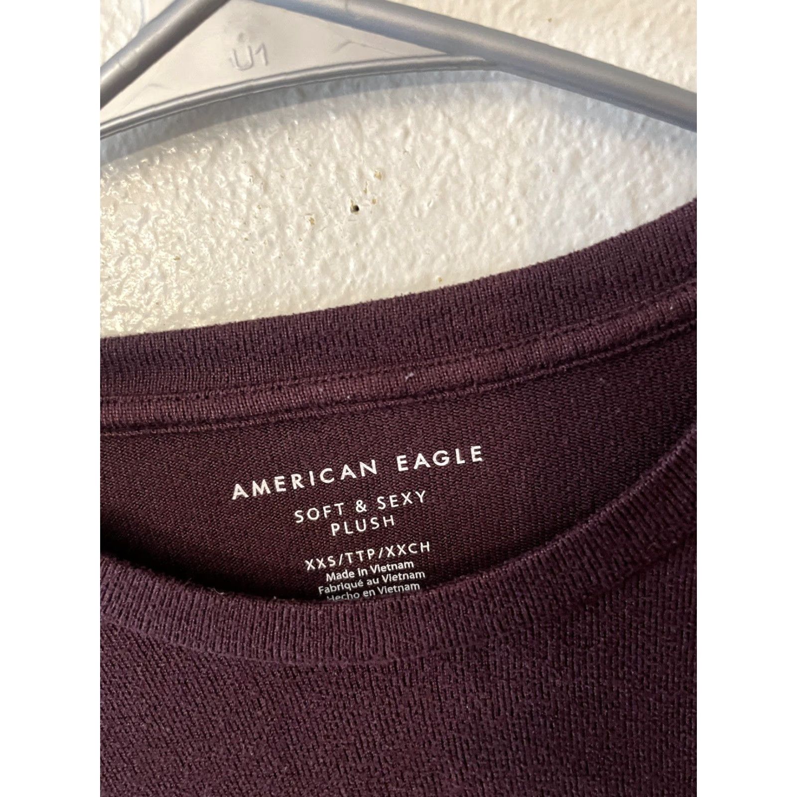 Vintage American Eagle T-Shirt Maroon Solid Short Sleeve Crew Neck Womens XS Size 24" / US 00 / IT 34 - 2 Thumbnail