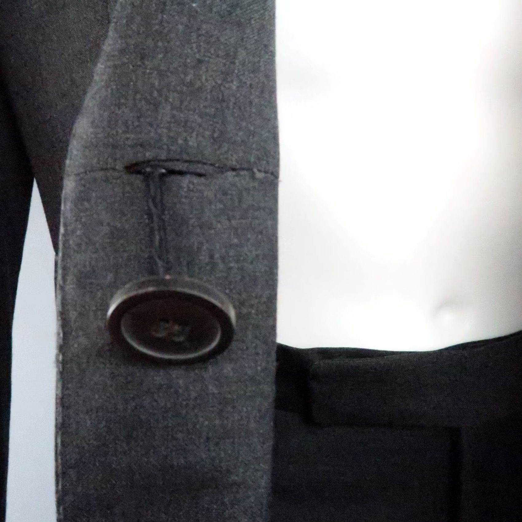 Lanvin LANVIN Size 40 Charcoal Wool Peak Lapel Suit Mens Charcoal Wool Solid Peacoat Style Jacket/Coat Moon 40 Inseam 29 Size 40R - 4 Thumbnail