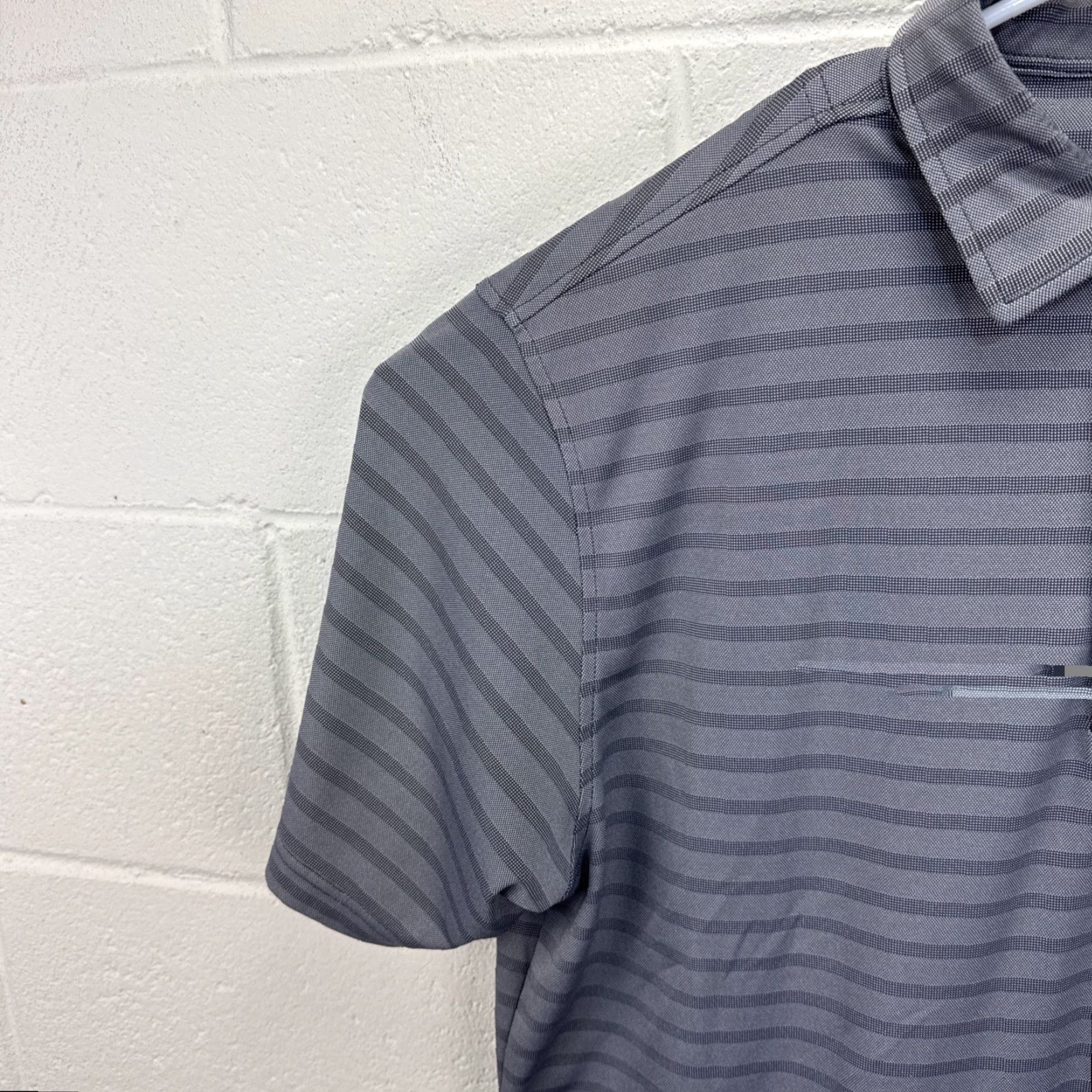Footjoy FootJoy Gray Striped Short Sleeve Polo Shirt Men’s L Polyester Spandex Breathable Stretch Golf Polo Shirt Casual Activewear Logo Size US L / EU 52-54 / 3 - 4 Thumbnail