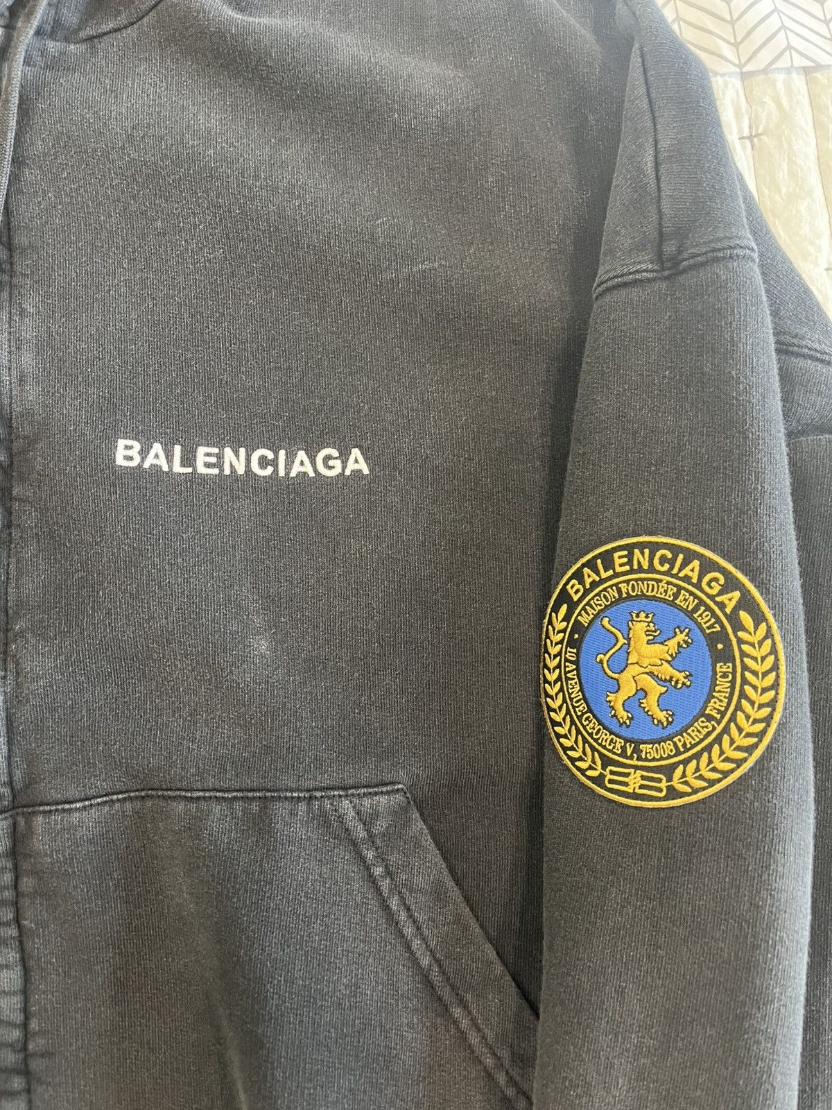 Balenciaga Balenciaga uniform Patch Hoodie Size US S / EU 44-46 / 1 - 2 Thumbnail