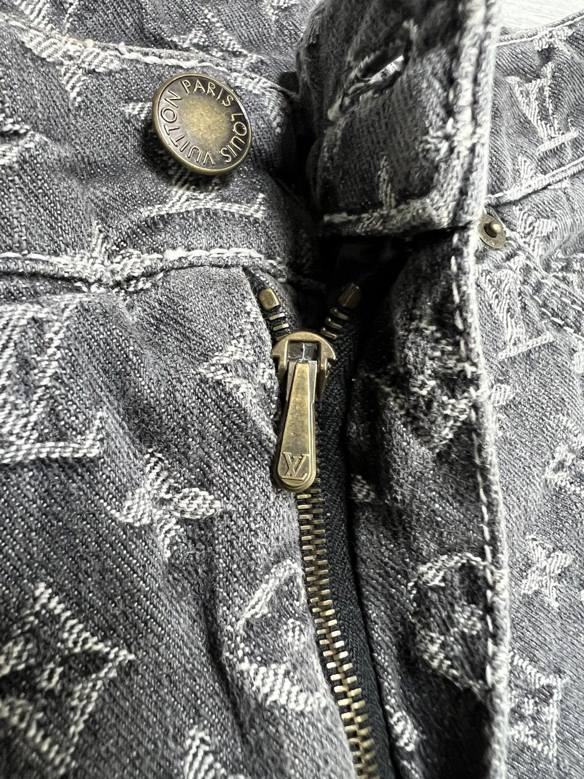 Louis Vuitton Louis Vuitton - Marc Jacobs - Jacquard Monogram Denim Jeans Size 28" / US 6 / IT 42 - 17 Thumbnail