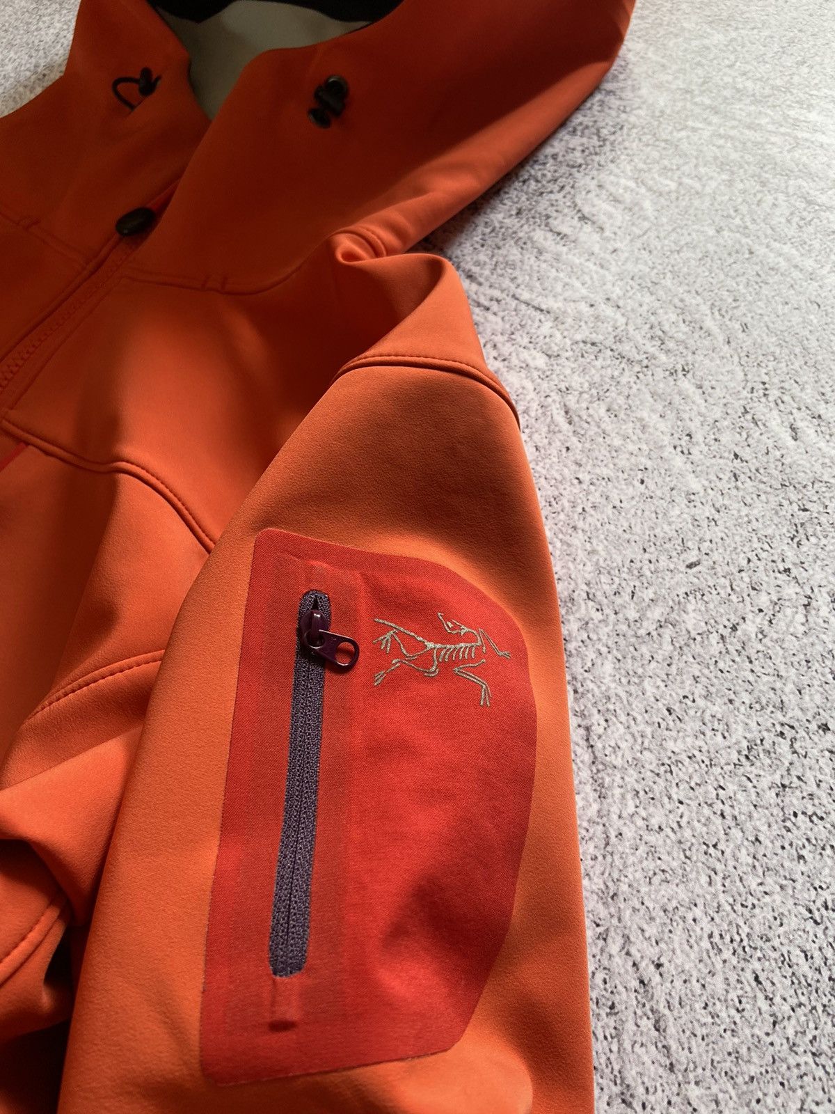 Arc'teryx Vintage Arcteryx Wonen’s Softshell Jacket Windstorm Size S / US 4 / IT 40 - 2 Thumbnail