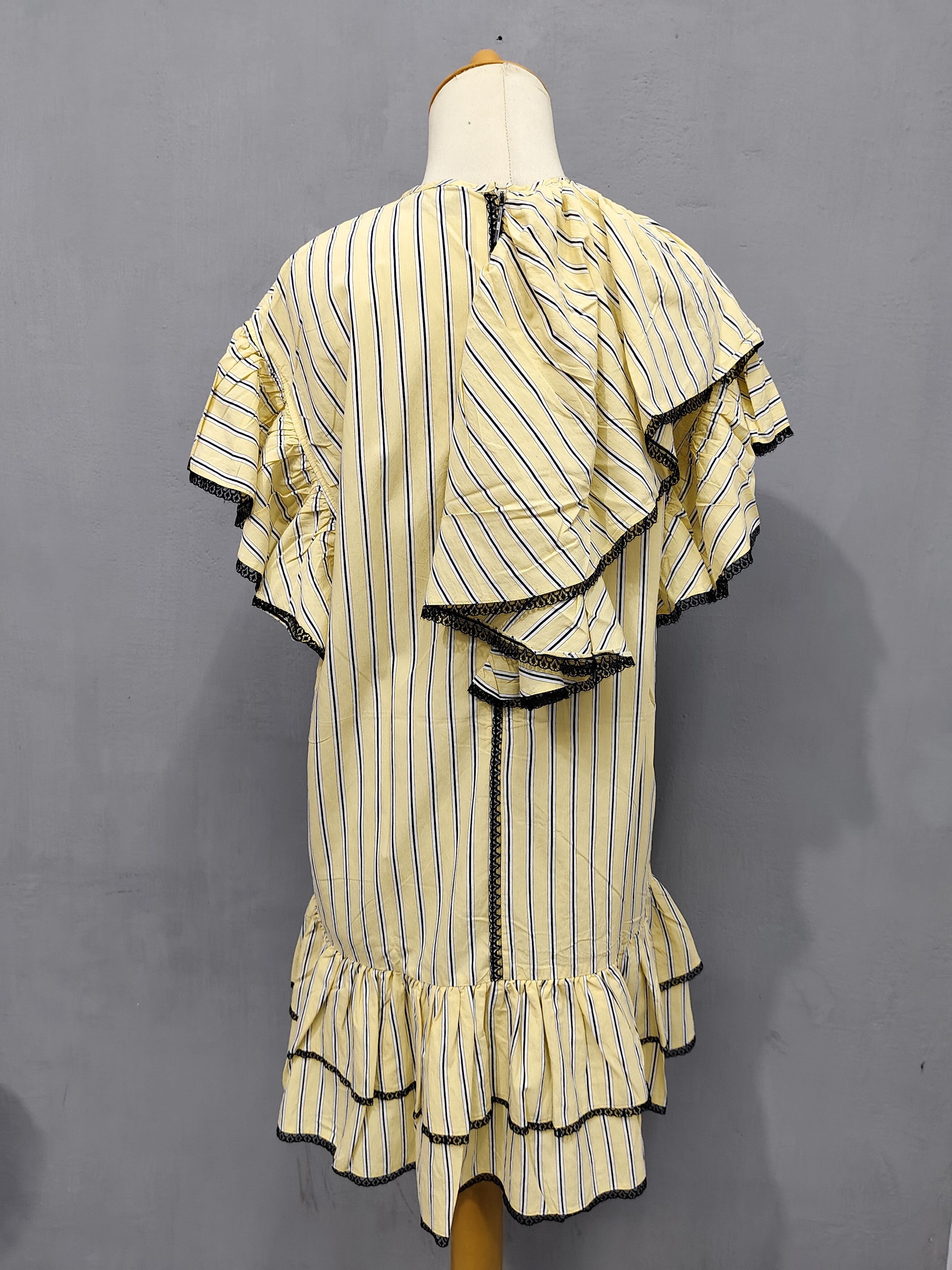 MSGM FW18 MSGM- Runway Asymmetric Layered Ruffle Striped Dress Size M / US 6-8 / IT 42-44 - 4 Thumbnail