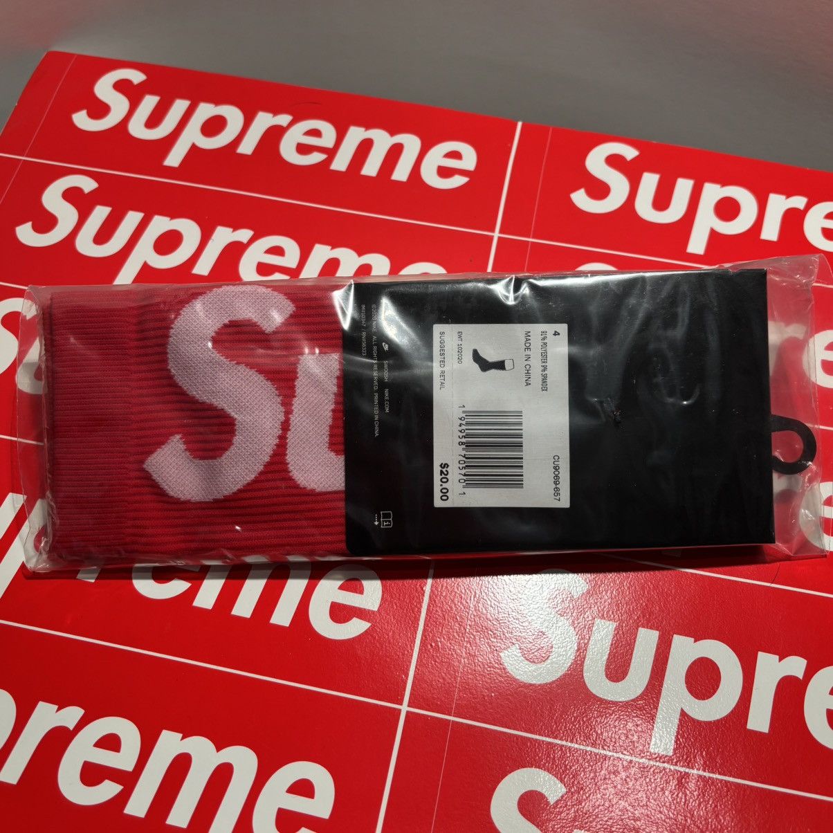 Nike × Supreme Supreme X Nike lightweight crew sock red new SS21 2021 Size ONE SIZE - 3 Thumbnail