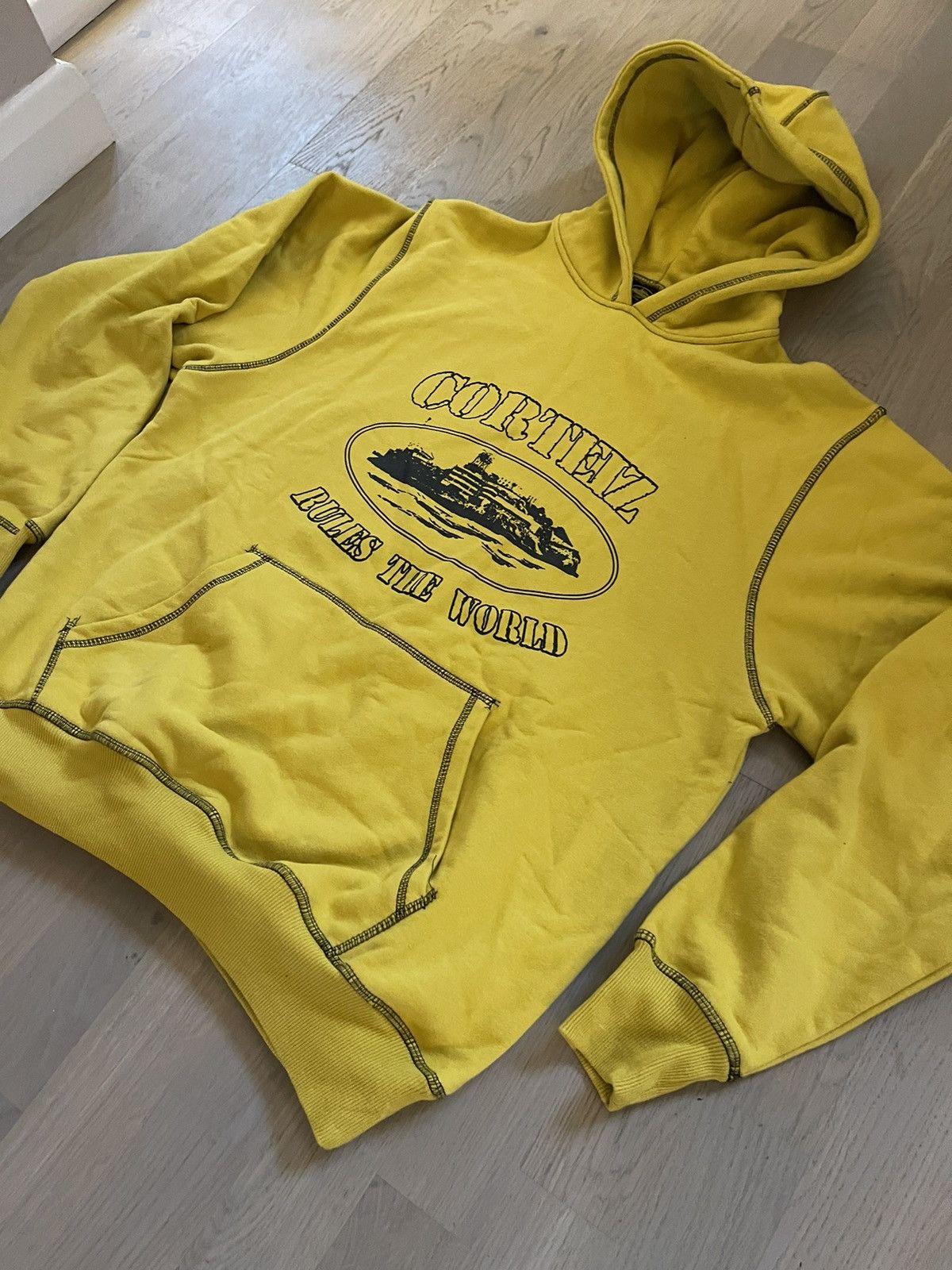Corteiz CORTEIZ ALCATRAZ HOODIE V2 BLACK & YELLOW | Grailed