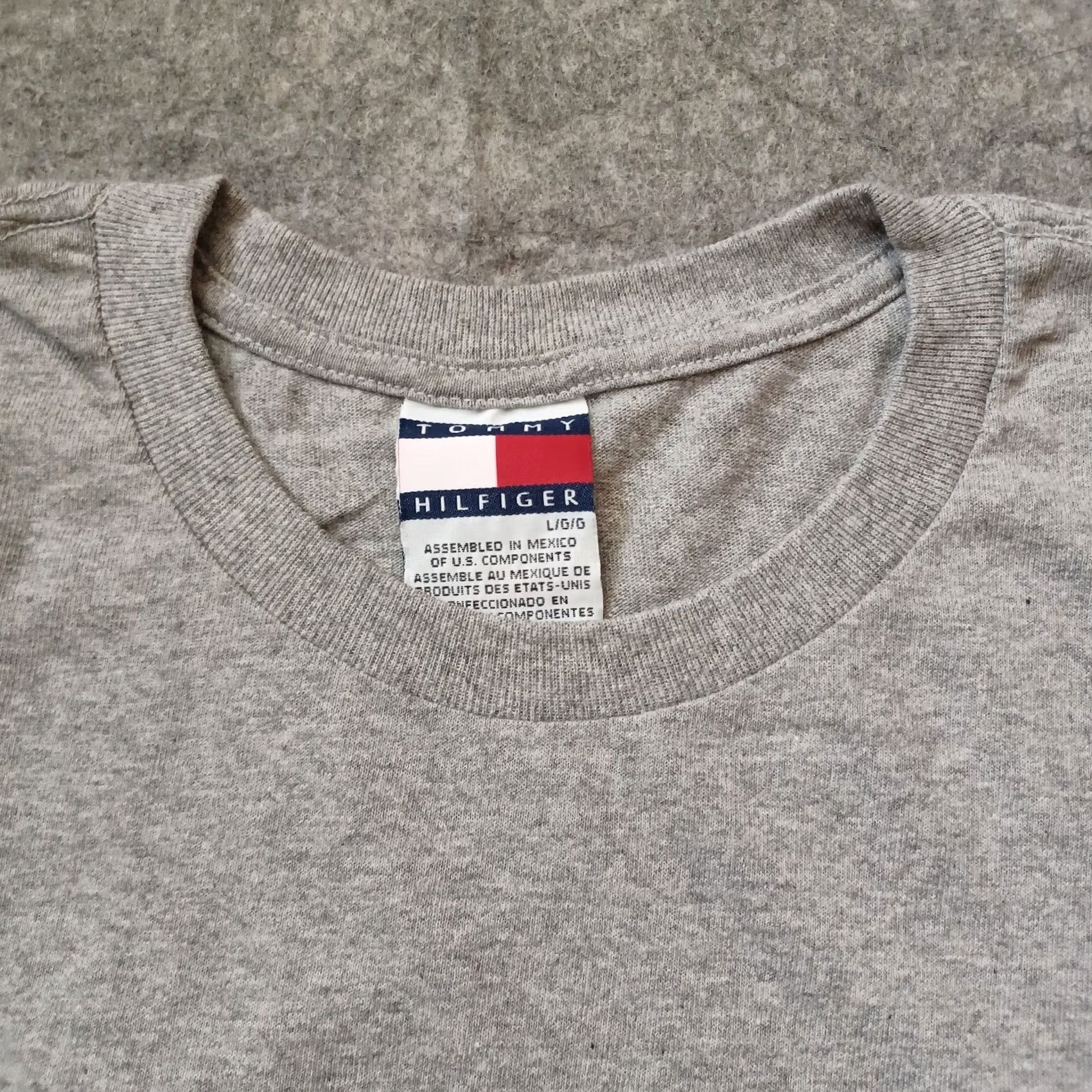 Tommy Hilfiger VINTAGE Tommy Hilfiger T Shirt Large Gray Athletic Logo Graphic Short Sleeve Retro Mens Size US L / EU 52-54 / 3 - 6 Thumbnail