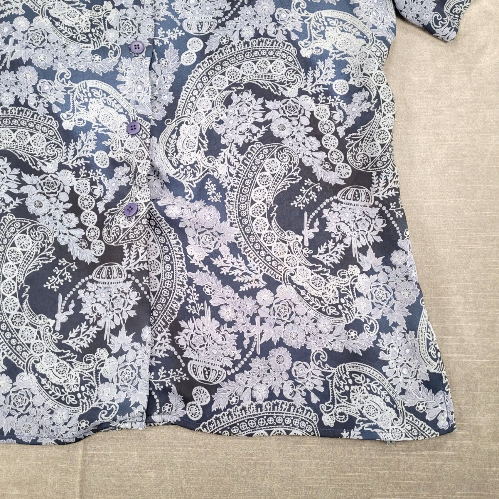 Vintage VINTAGE Notations Blue Paisley Print Button Down Short Sleeve Blouse Womens Size 14 Size XL / US 12-14 / IT 48-50 - 5 Thumbnail