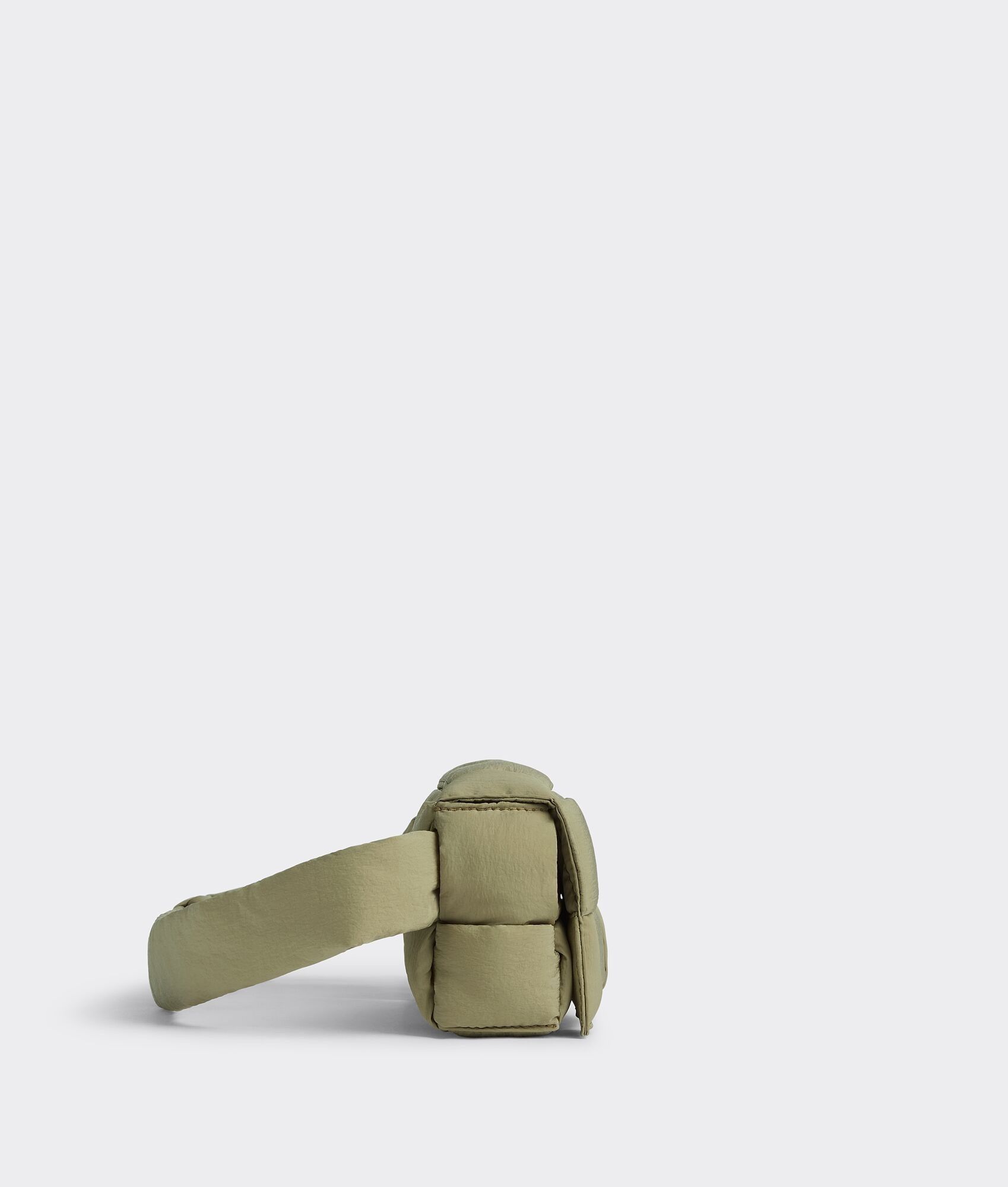 Bottega Veneta o1n1vont0225 Size: OS/ Unisex Paddded Cassette Belt Bag Size ONE SIZE - 2 Thumbnail