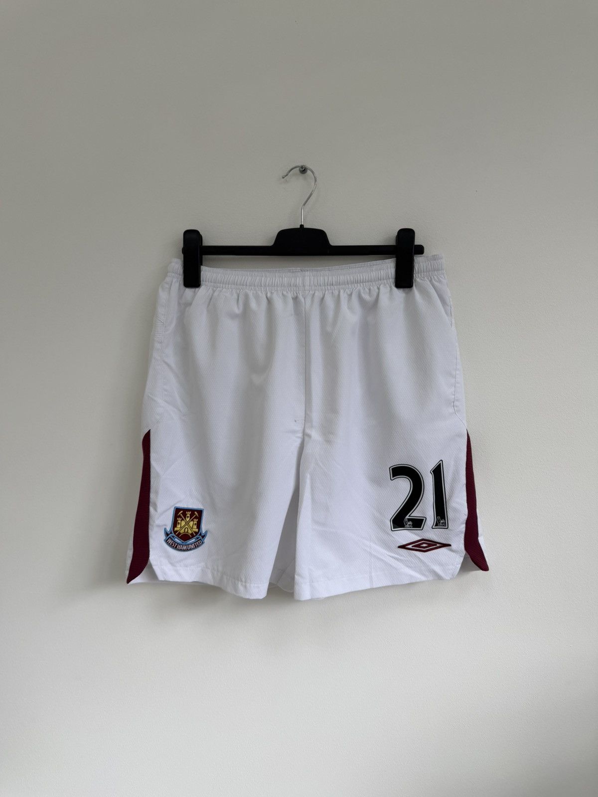 Umbro Umbro Weatham United Shorts Football Jersey Vintage Size US 36 / EU 52 - 1 Thumbnail