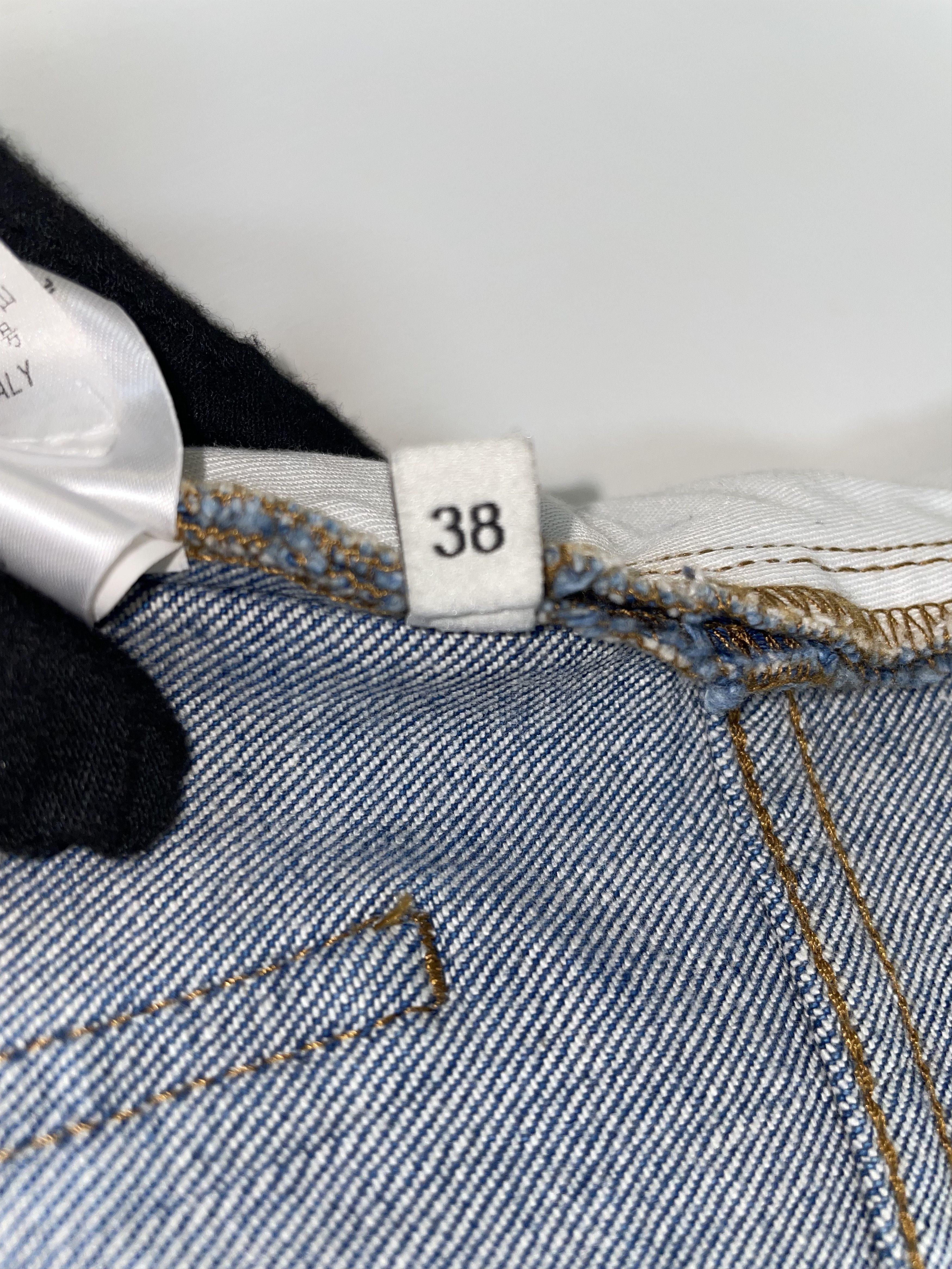 Gucci Embroidered Floral Butterfly Denim Skirt | IT38 UK6 XSmall Size 26" / US 2 / IT 38 - 12 Thumbnail