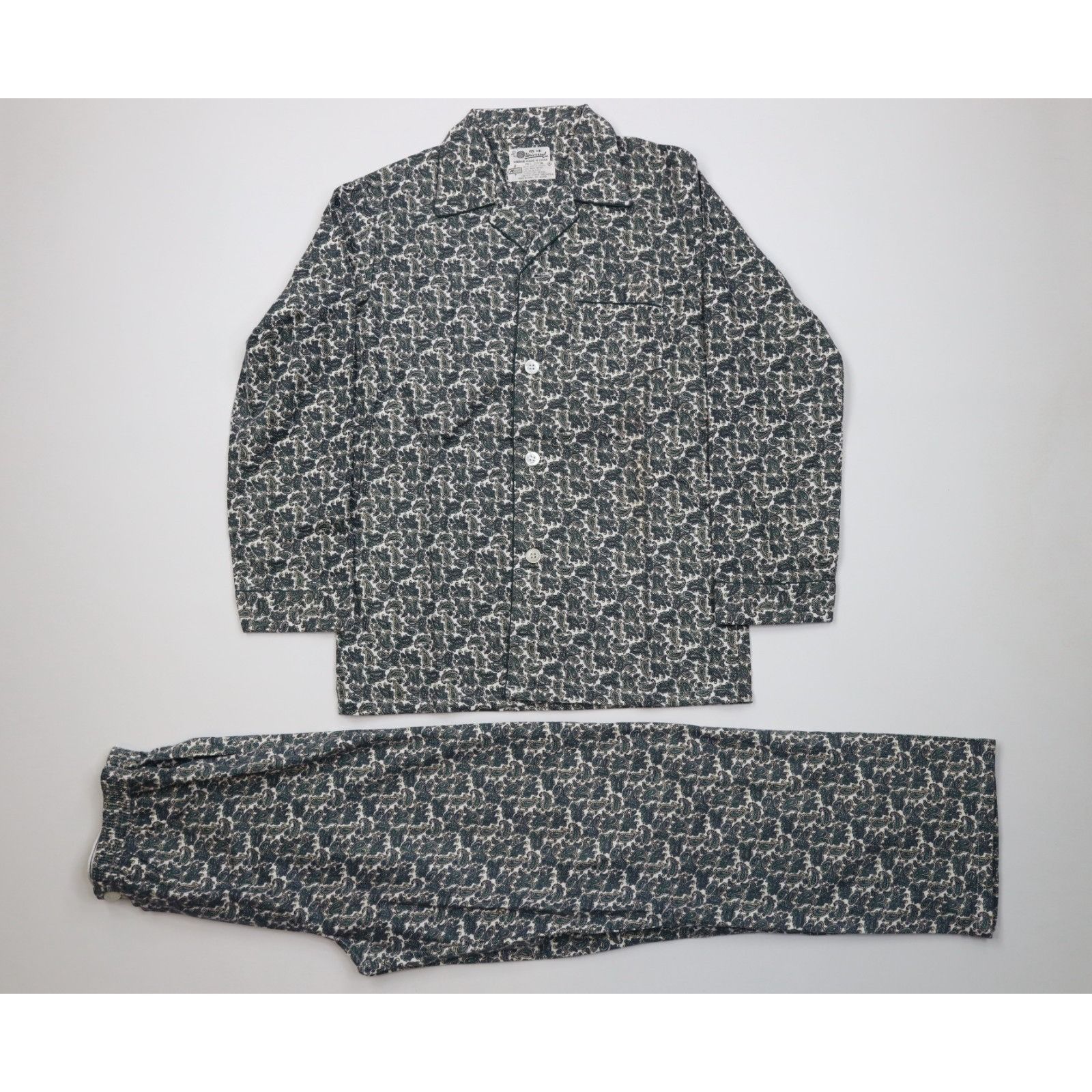 Vintage Vintage 70s Streetwear 2 Piece Flannel Paisley Pajamas Size US S / EU 44-46 / 1 - 1 Thumbnail