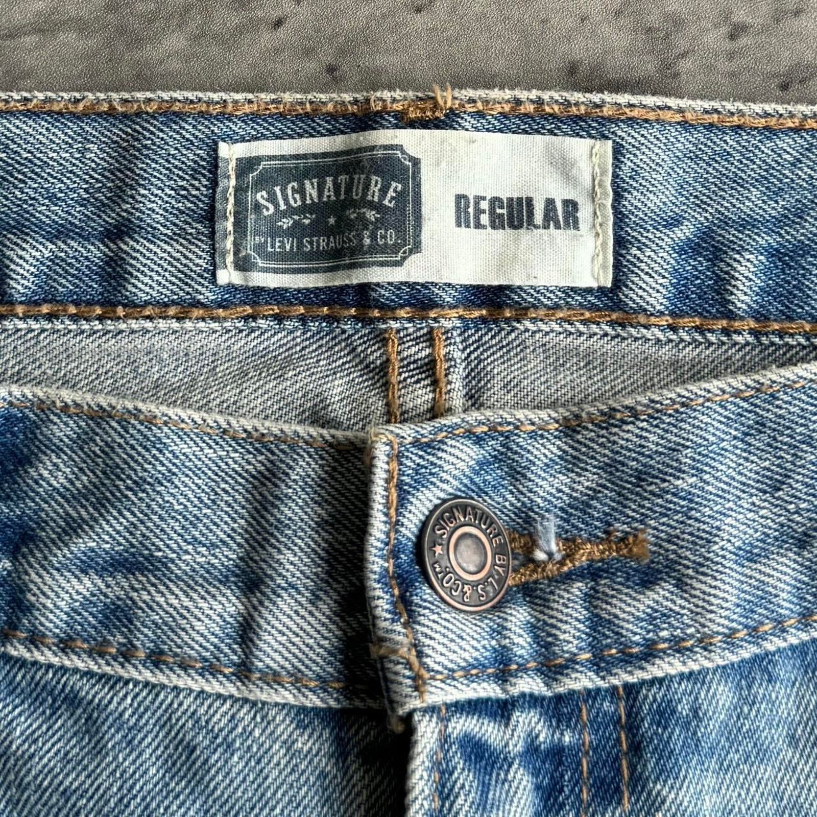 Levi's × Levi's Vintage Clothing Vintage Y2K Levi’s Relaxed Fit Light Wash Denim Jeans Size US 38 / EU 54 - 4 Thumbnail