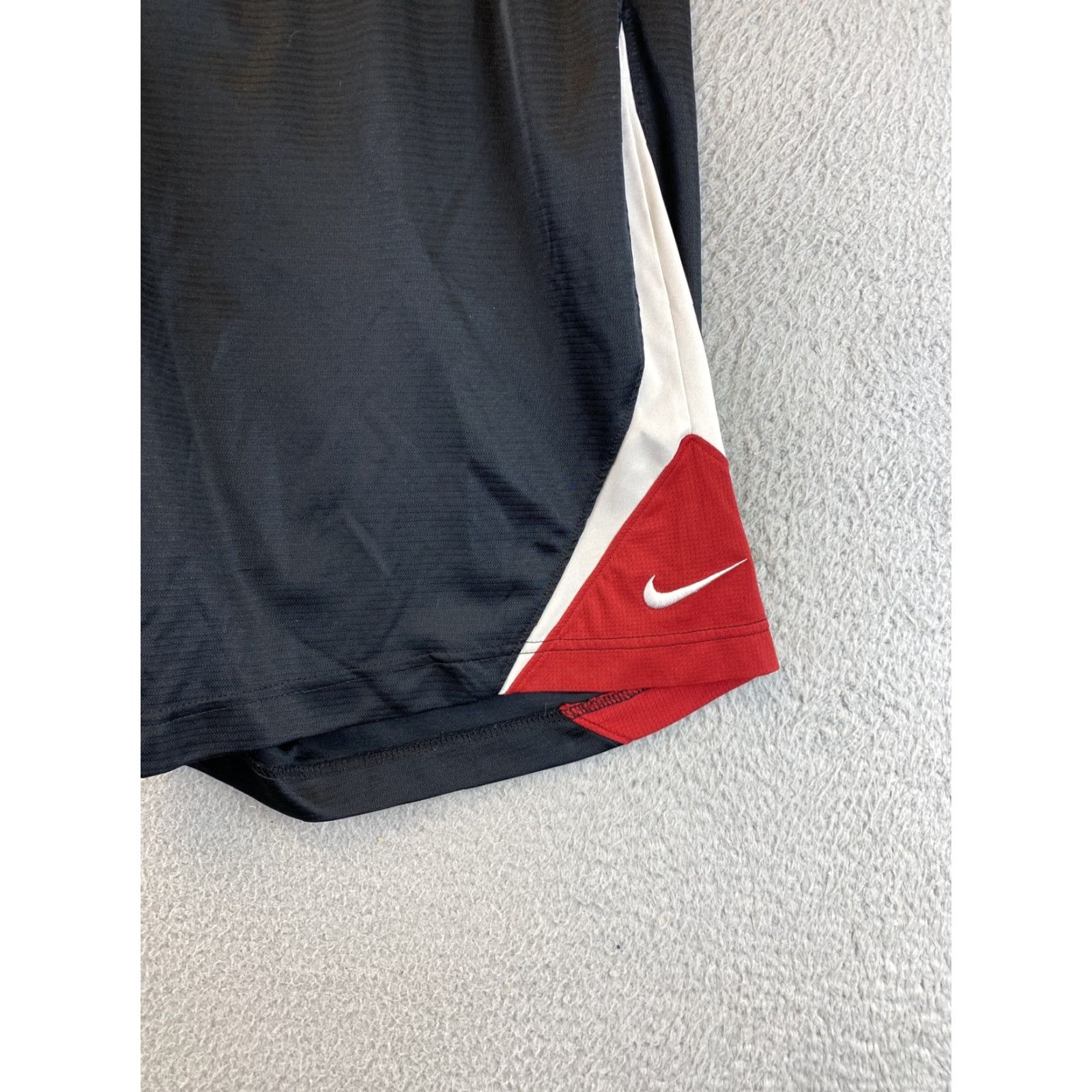 Nike Nike Shorts Men XL Black Athletic Pockets Polyester /72-61 Size US 36 / EU 52 - 2 Thumbnail