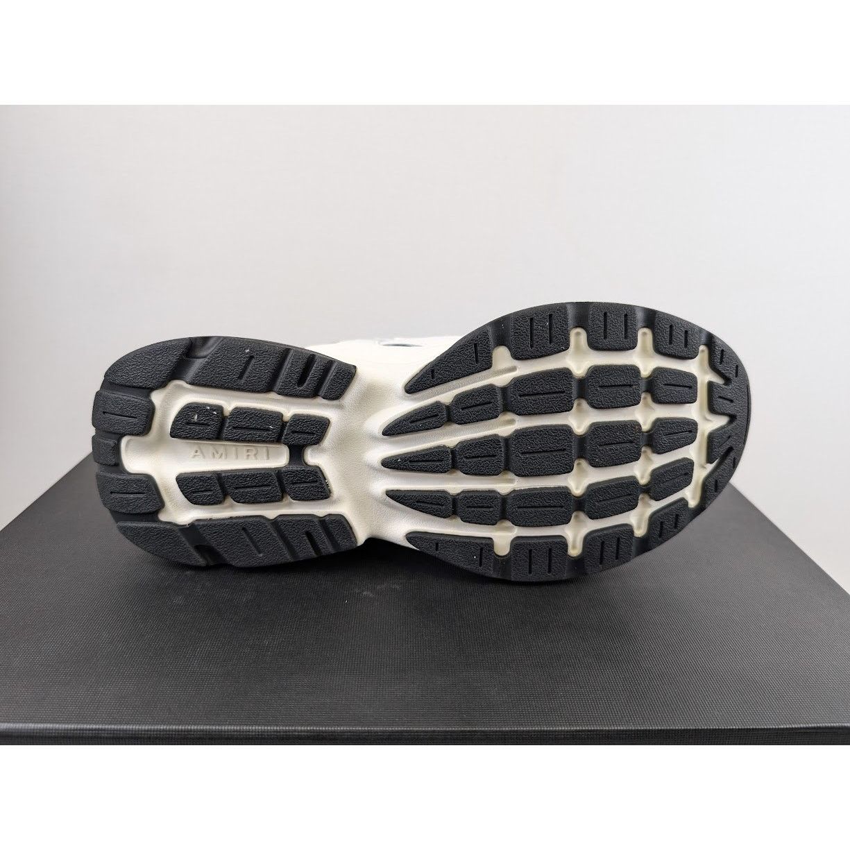 Amiri o1rshd1 Q:2 / Bone Runner in Black / White Size US 8 / EU 41 - 22 Thumbnail