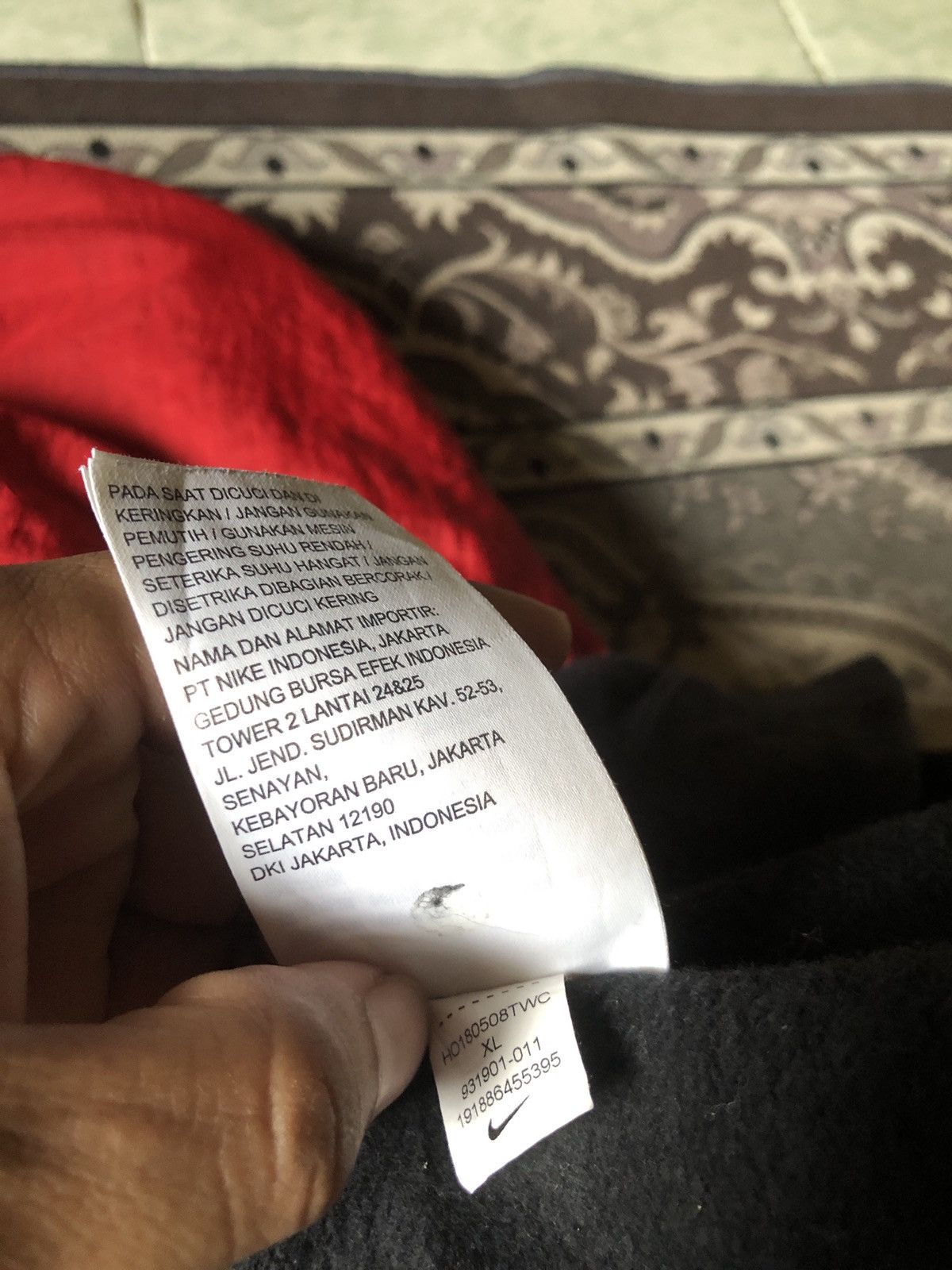 Nike Nike Small Logo Hoodies Size US XL / EU 56 / 4 - 11 Thumbnail