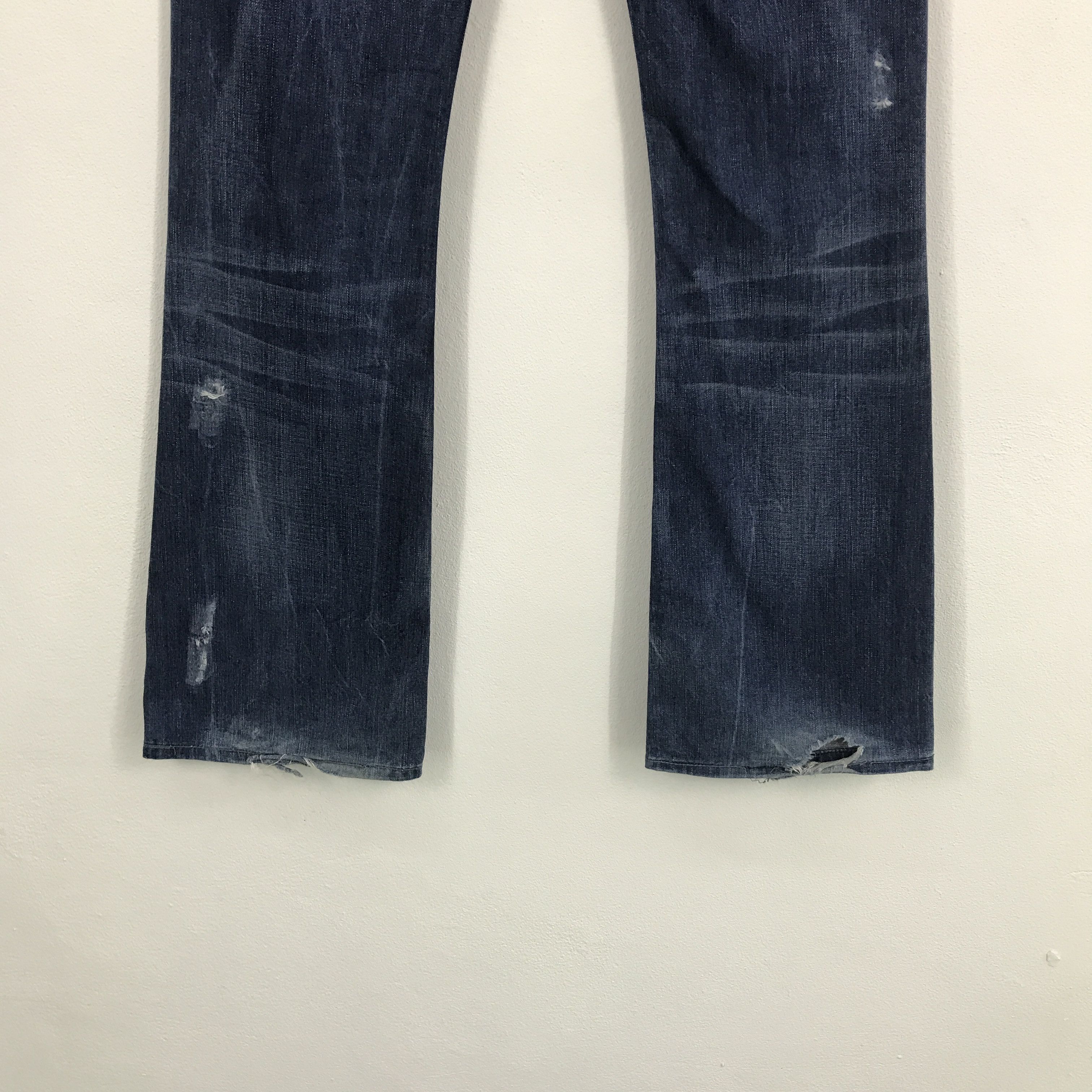Diesel Bootcut Diesel industry distressed denim pants Size US 28 / EU 44 - 6 Thumbnail