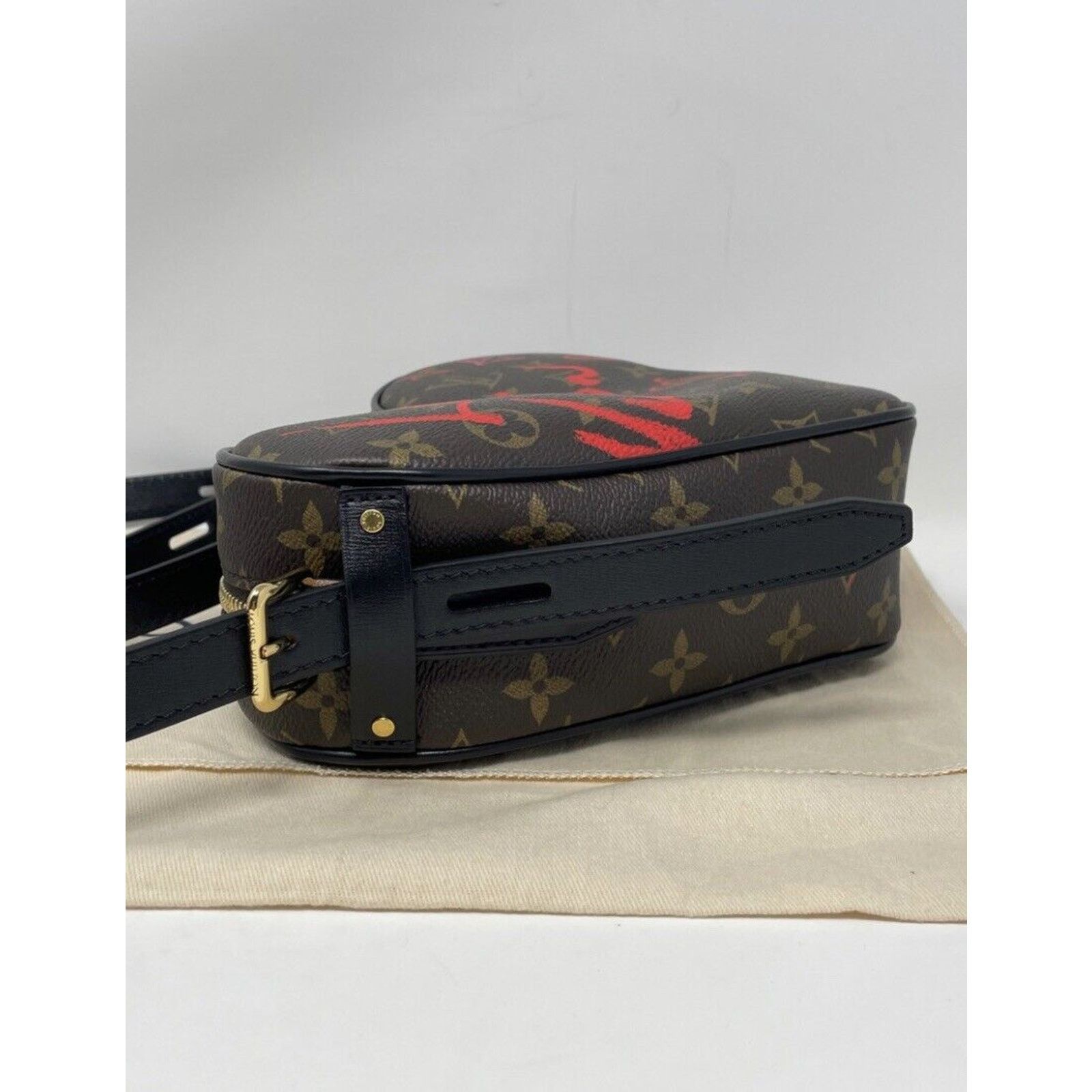 Louis Vuitton Louis Vuitton Sac Coeur Heart Bag 🦄 Monogram Fall in love Size ONE SIZE - 6 Thumbnail