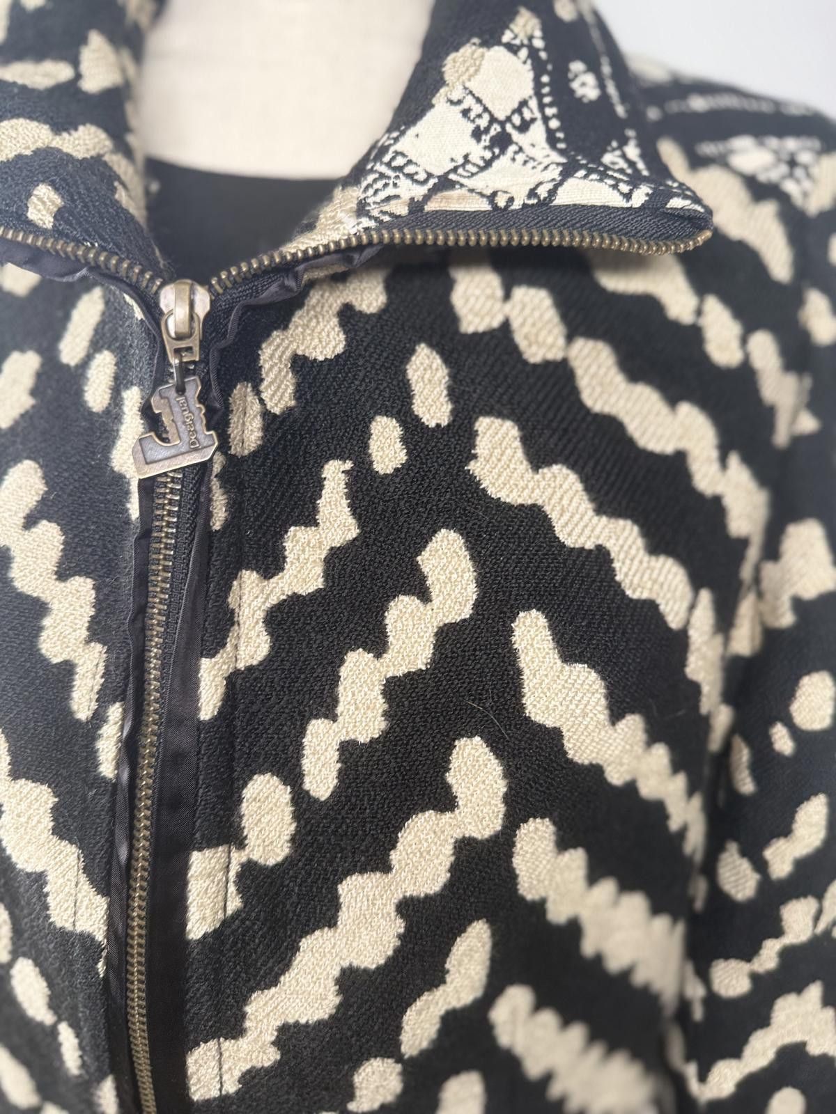 Desigual Desigual Bold Graphic Striped Black & Ivory Print Coat Size ONE SIZE - 3 Thumbnail