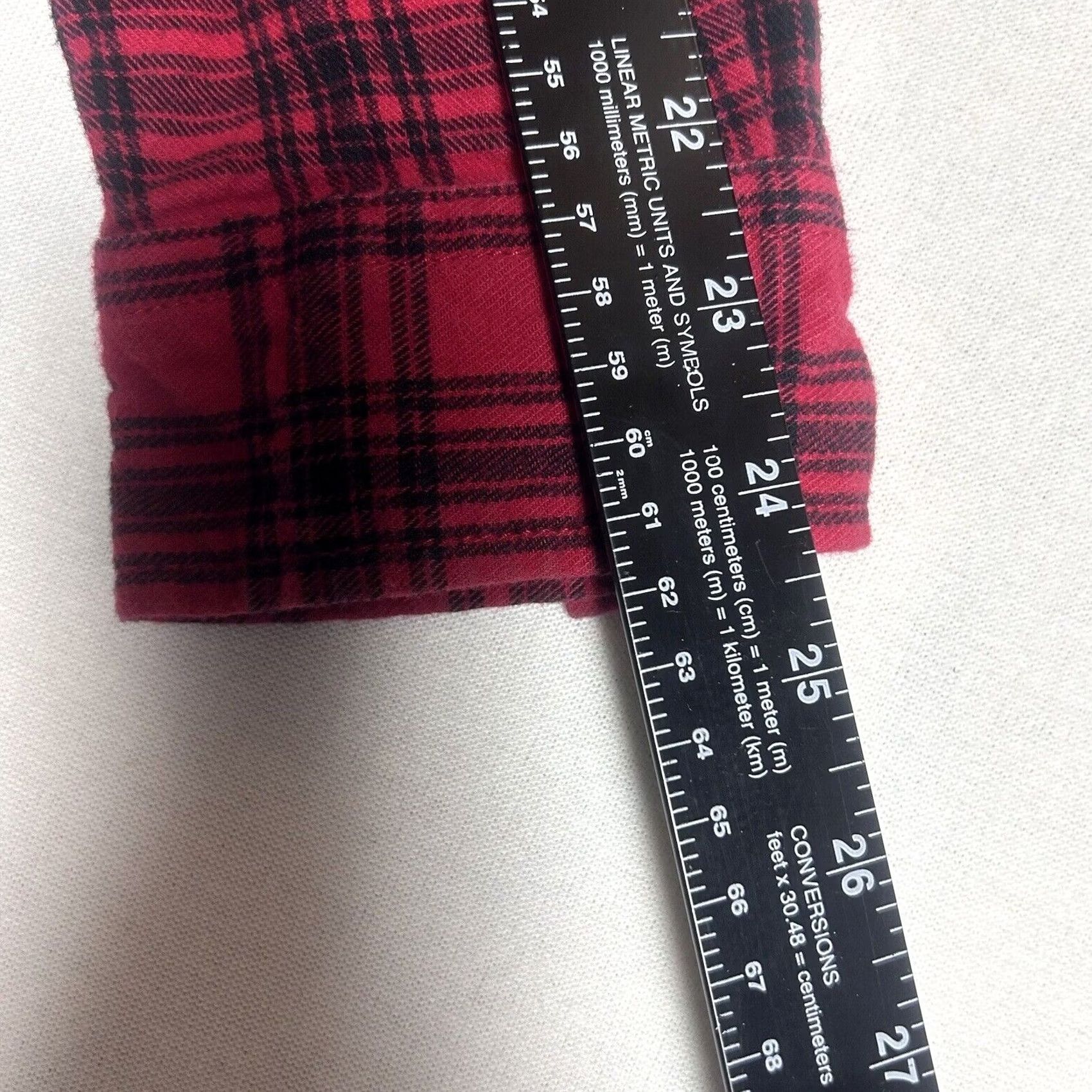 Vintage Duluth Plaid Long Sleeve Button-Up Shirts Mens Size L Red L/S Size US L / EU 52-54 / 3 - 6 Thumbnail