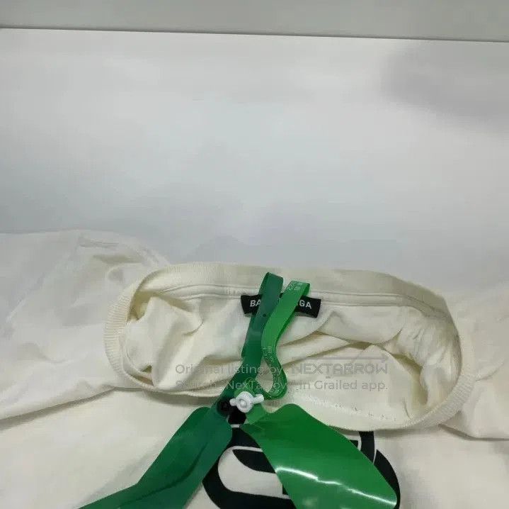 Balenciaga Balenciaga White BB Logo T. Size US XS / EU 42 / 0 - 2 Thumbnail