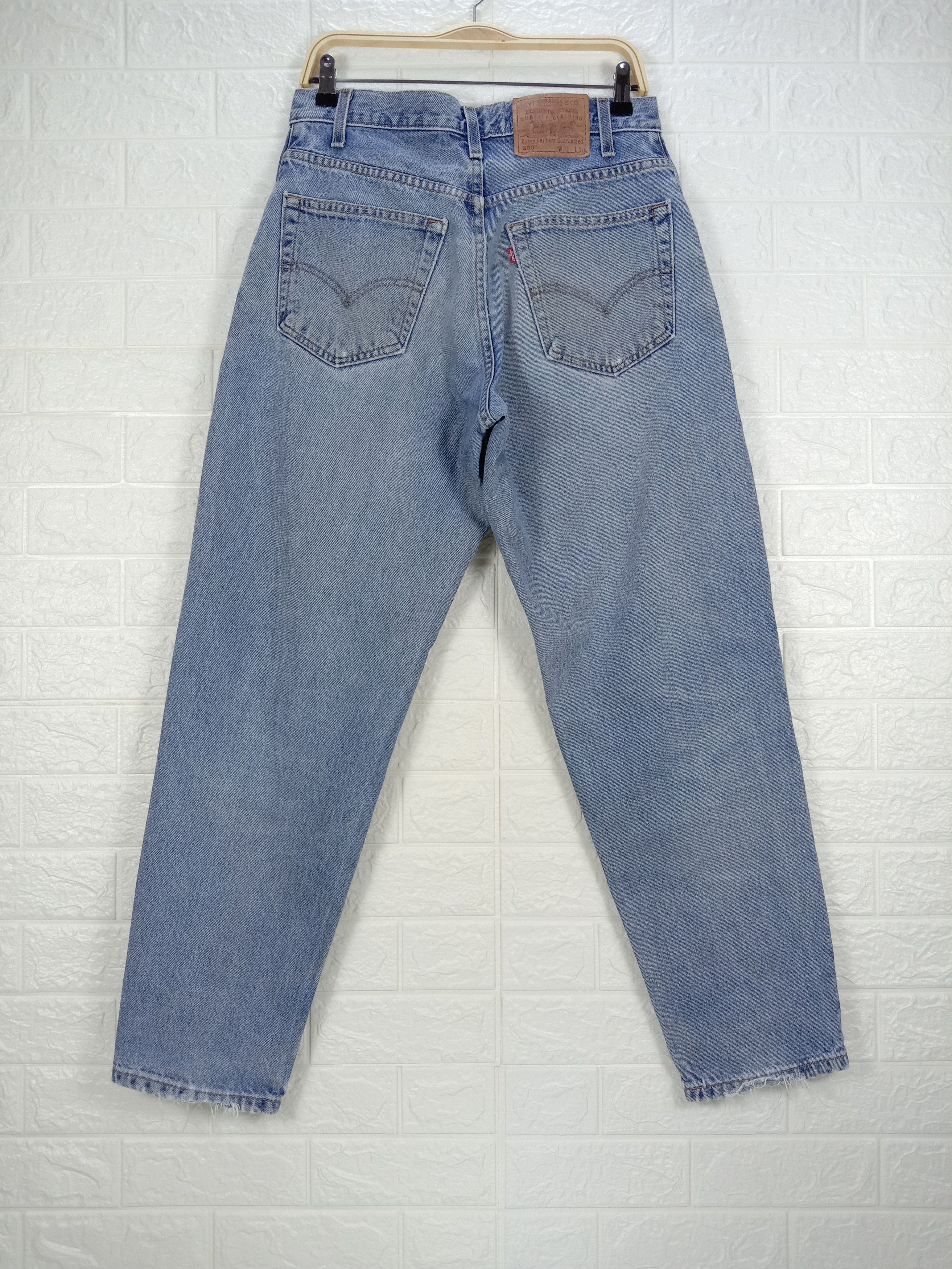 Levi's Vintage Levi's 560 Jeans Loose Fit Tapered Leg Denim Size US 31 - 5 Thumbnail