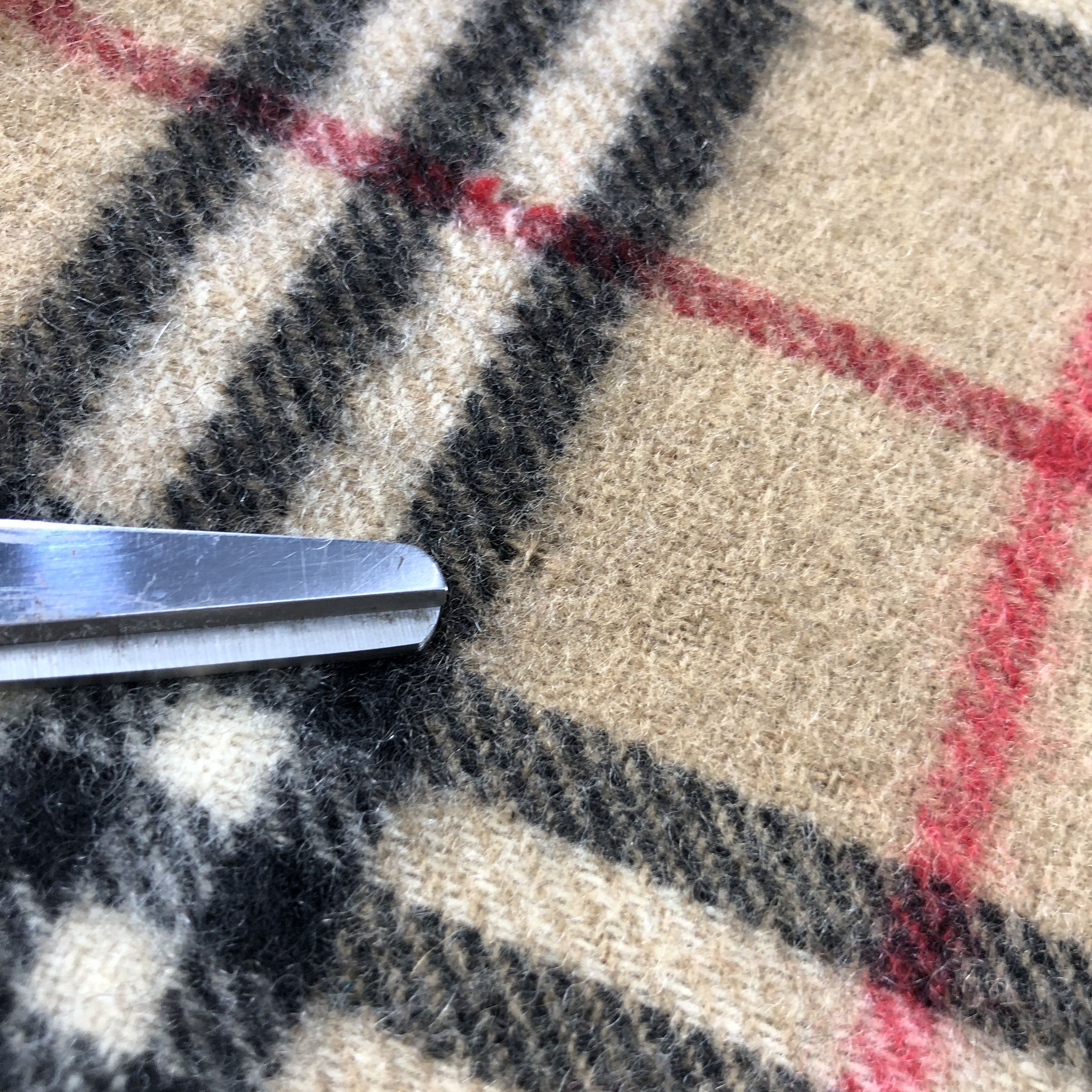 Burberry Burberrys Nova Check Tan Wool/Cashmere Scarf Muffler V2842 Size ONE SIZE - 16 Thumbnail