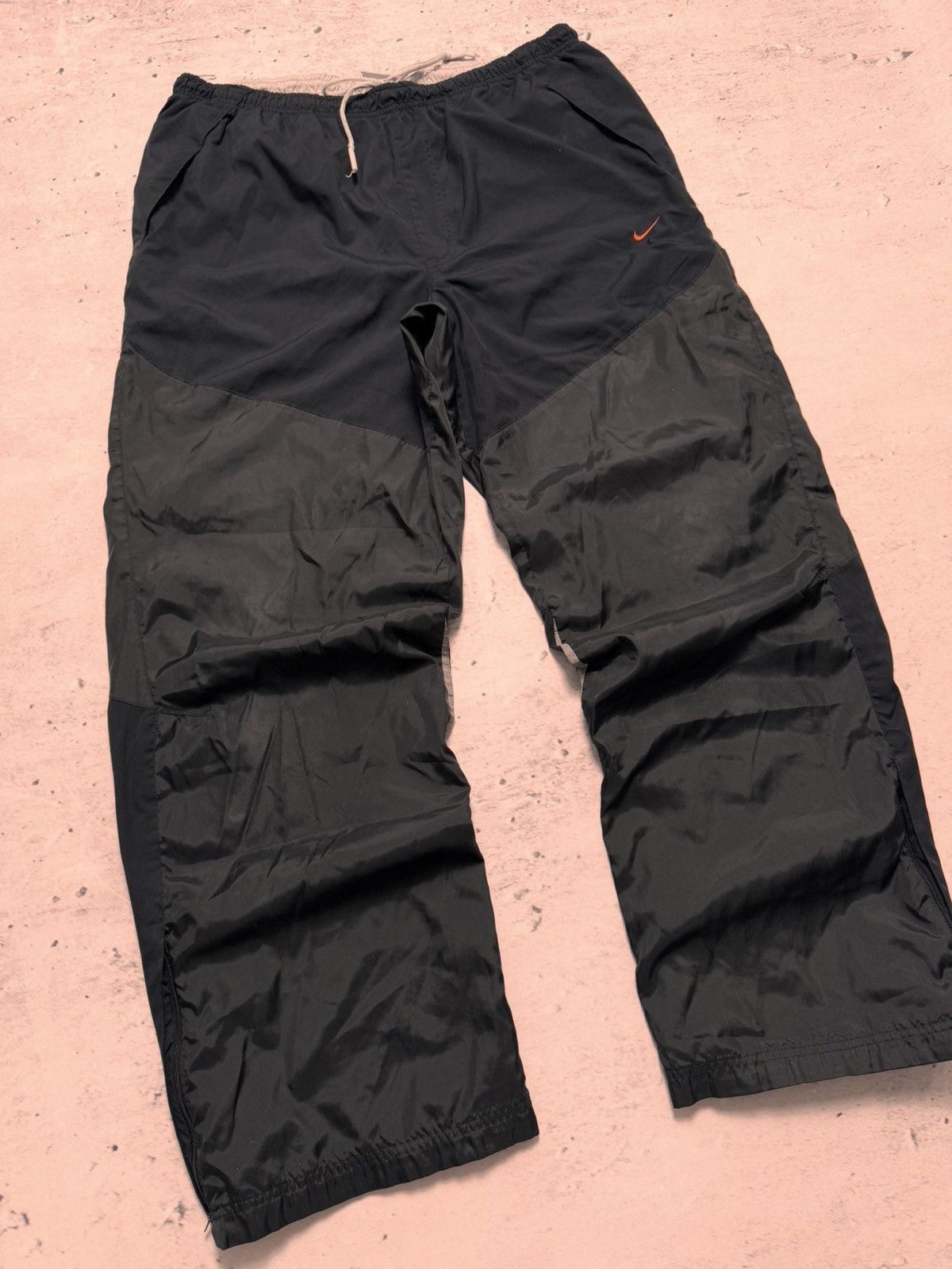 Nike × Vintage NIKE VINTAGE BASIC LOGO OVERSIZE BAGGY PANTS Size US 34 / EU 50 - 2 Thumbnail