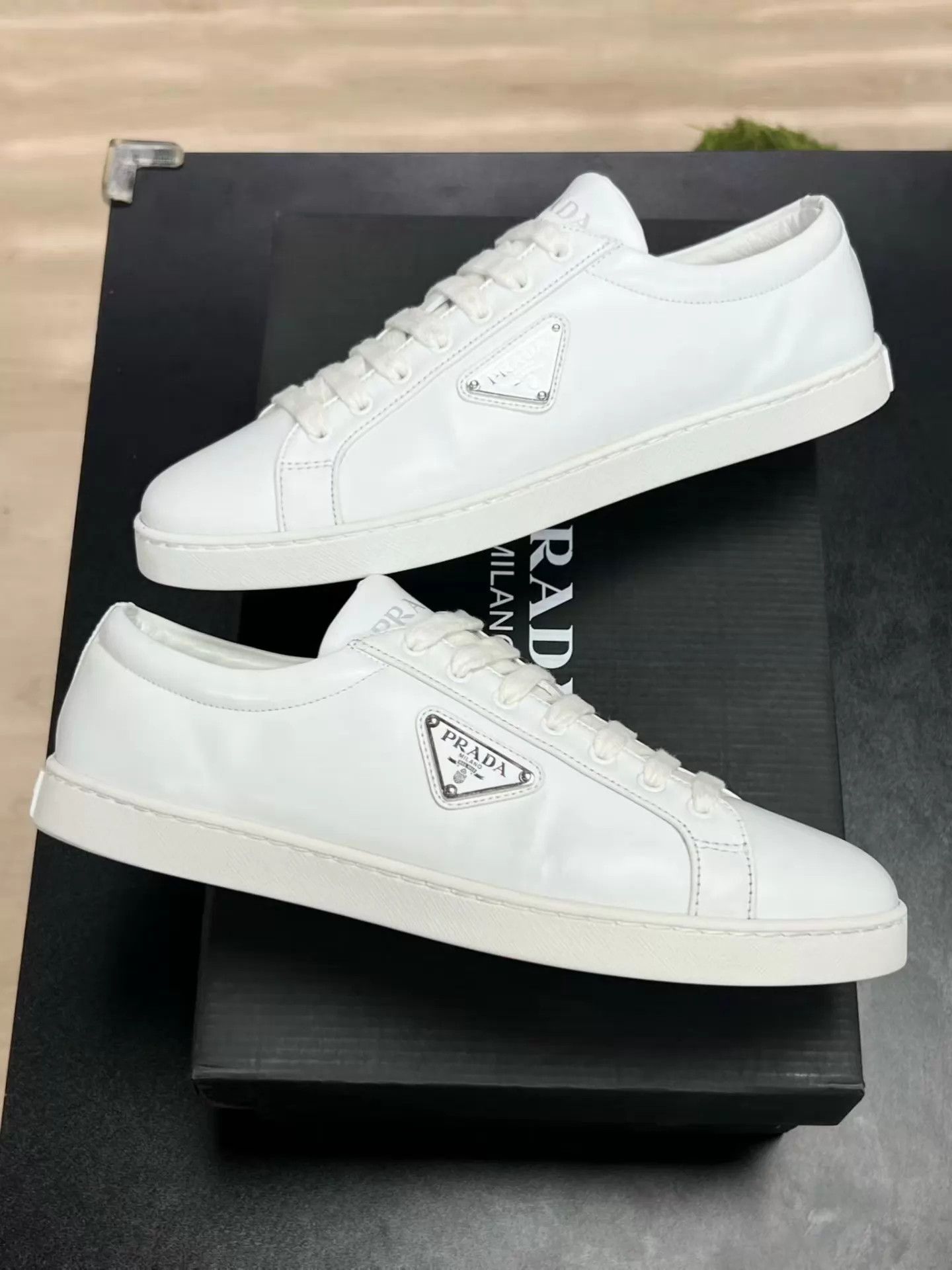 Prada PRADA Leather Low Top Sneakers 41.5 EU Near New Size US 8.5 / EU 41-42 - 5 Thumbnail
