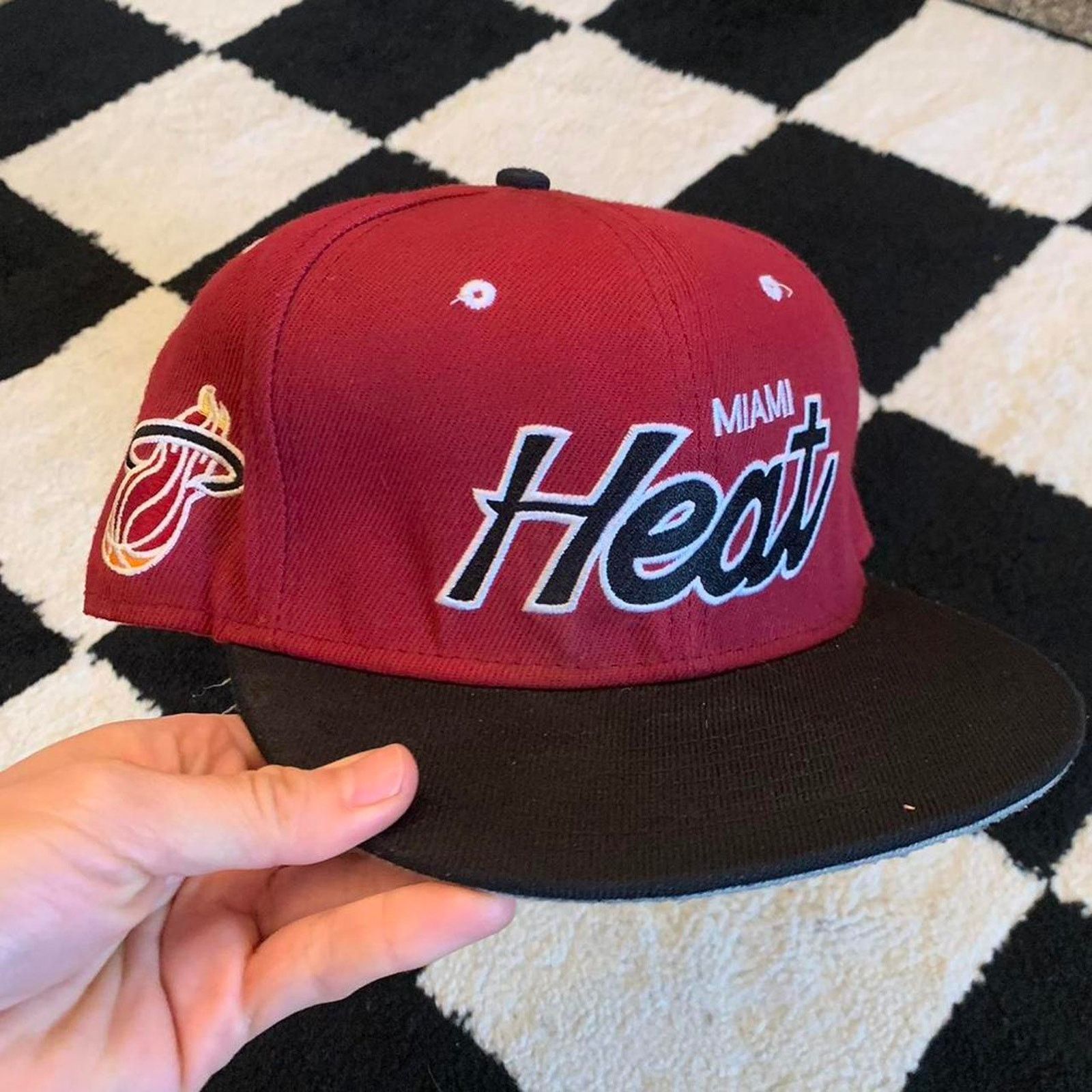 Mitchell & Ness Miami Heat NBA Mitchell & Ness Red Hat Flames Size ONE SIZE - 1 Thumbnail