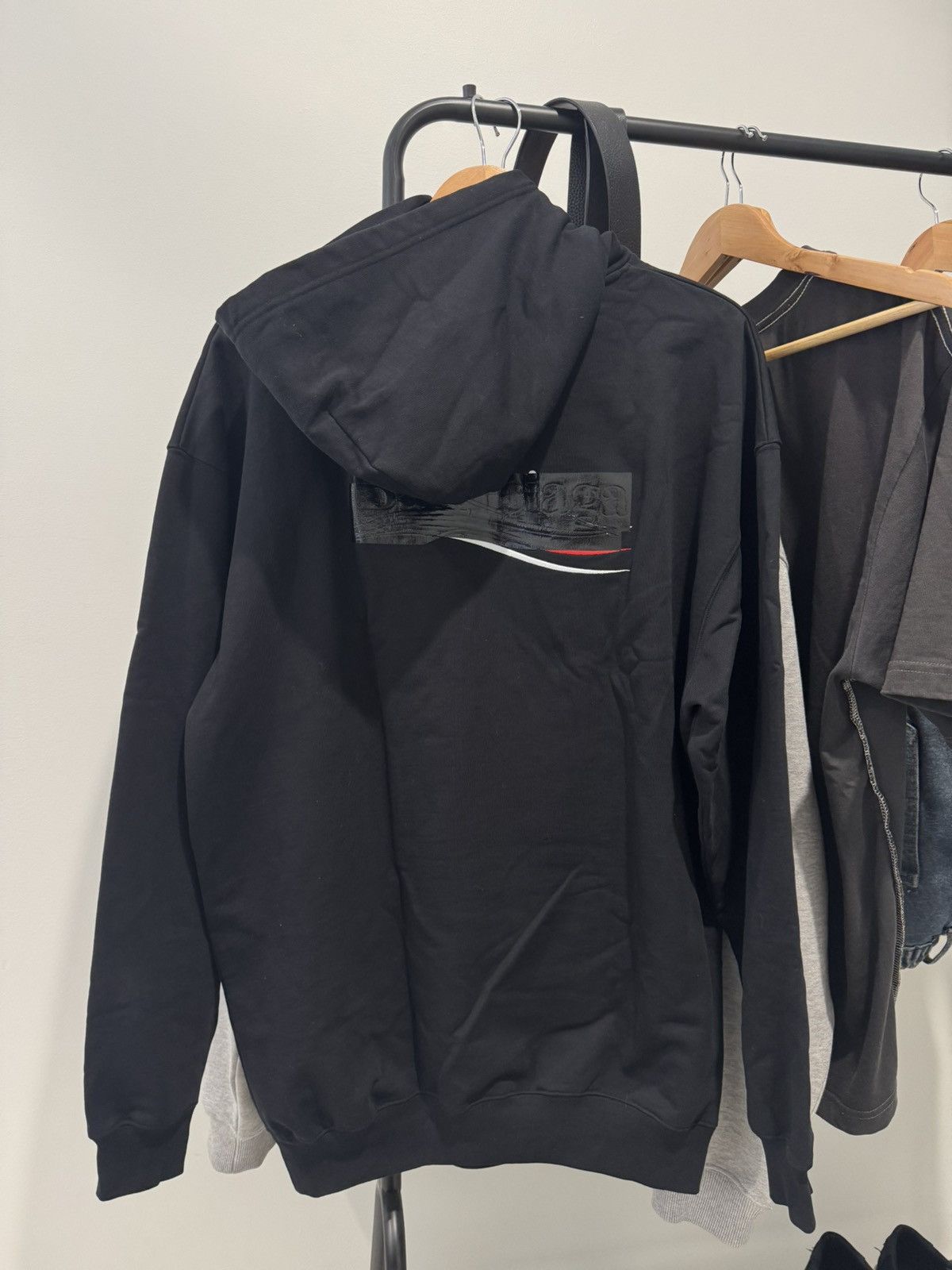 Balenciaga Balenciaga Plain Gaffer Tape Hoodie Oversized Size US L / EU 52-54 / 3 - 2 Thumbnail