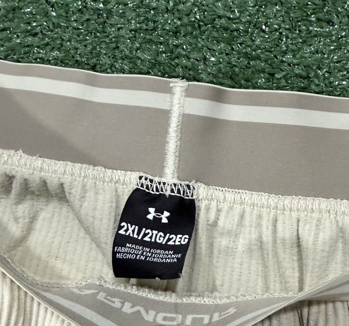 Under Armour Under Armour 1383099-273 Men's Sz 2XL Taupe Journey Rib Knit Size US 35 - 4 Thumbnail