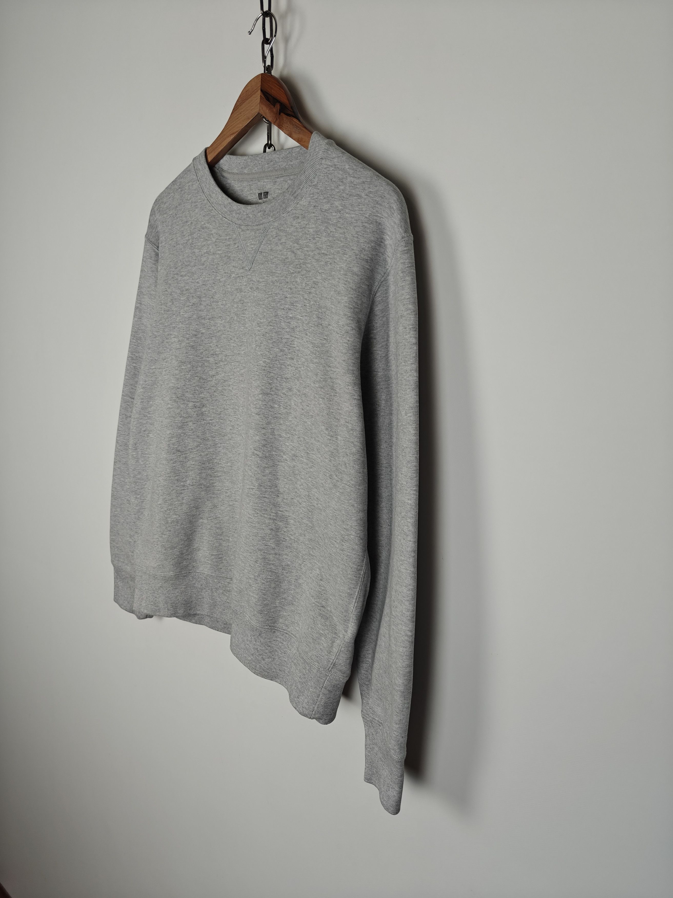 Uniqlo Uniqlo Basic Sweatshirt Crewneck Pullover Gray size M Size US M / EU 48-50 / 2 - 5 Thumbnail
