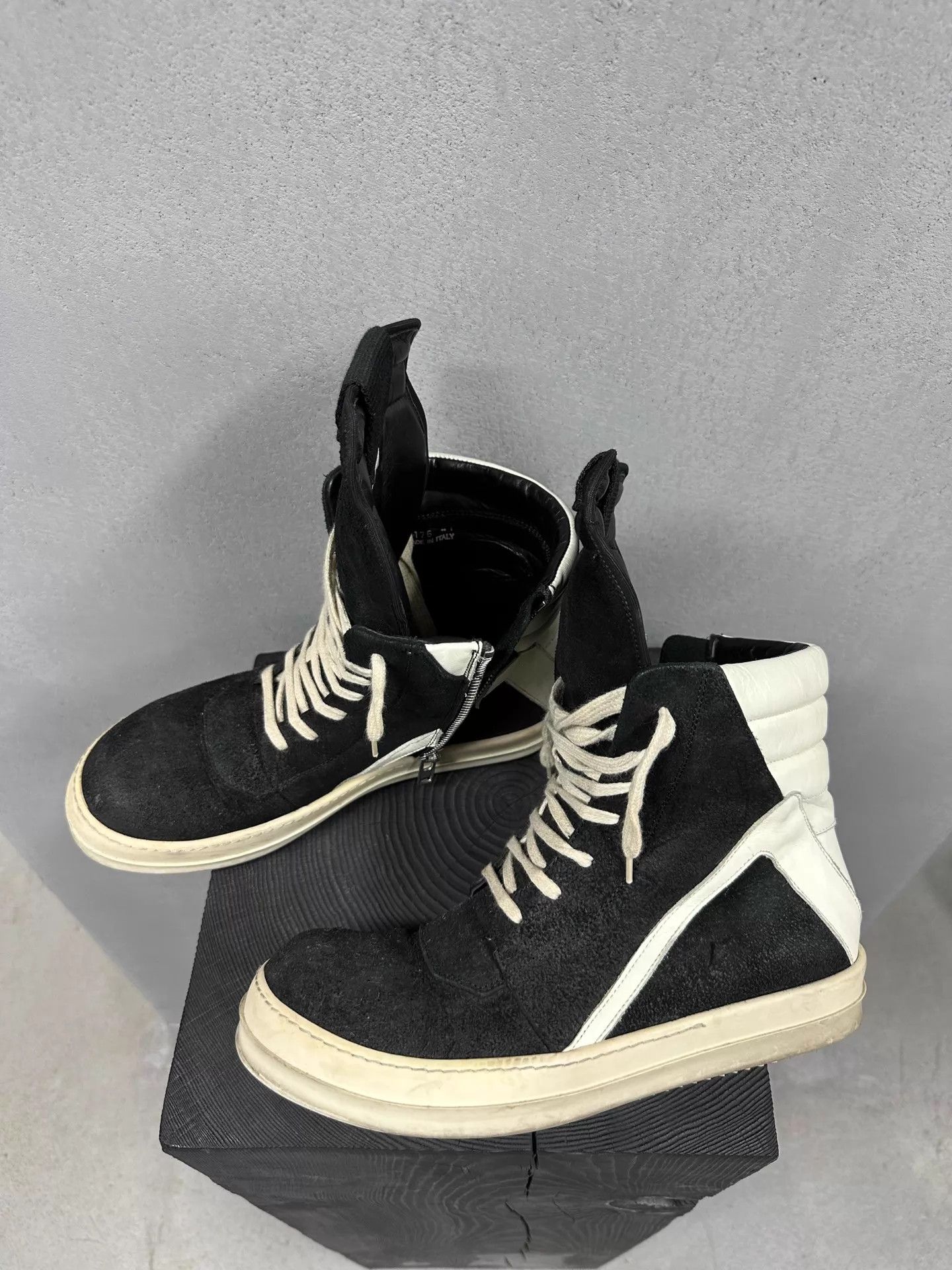 Rick Owens Rick Owens Early Special Leather InvertedTriangle 41 (42-43) Size US 8 / EU 41 - 2 Thumbnail
