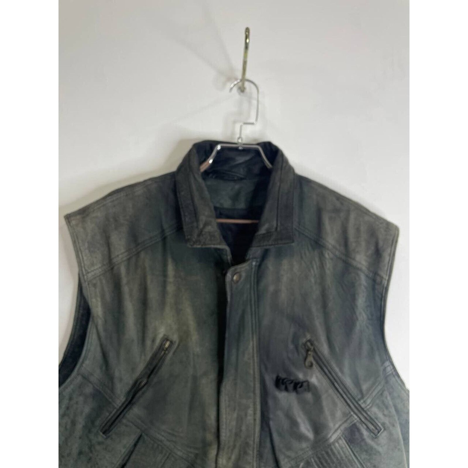 Vintage Vintage Black Leather Utility Biker Vest Rugged & Functional Size US XL / EU 56 / 4 - 2 Thumbnail