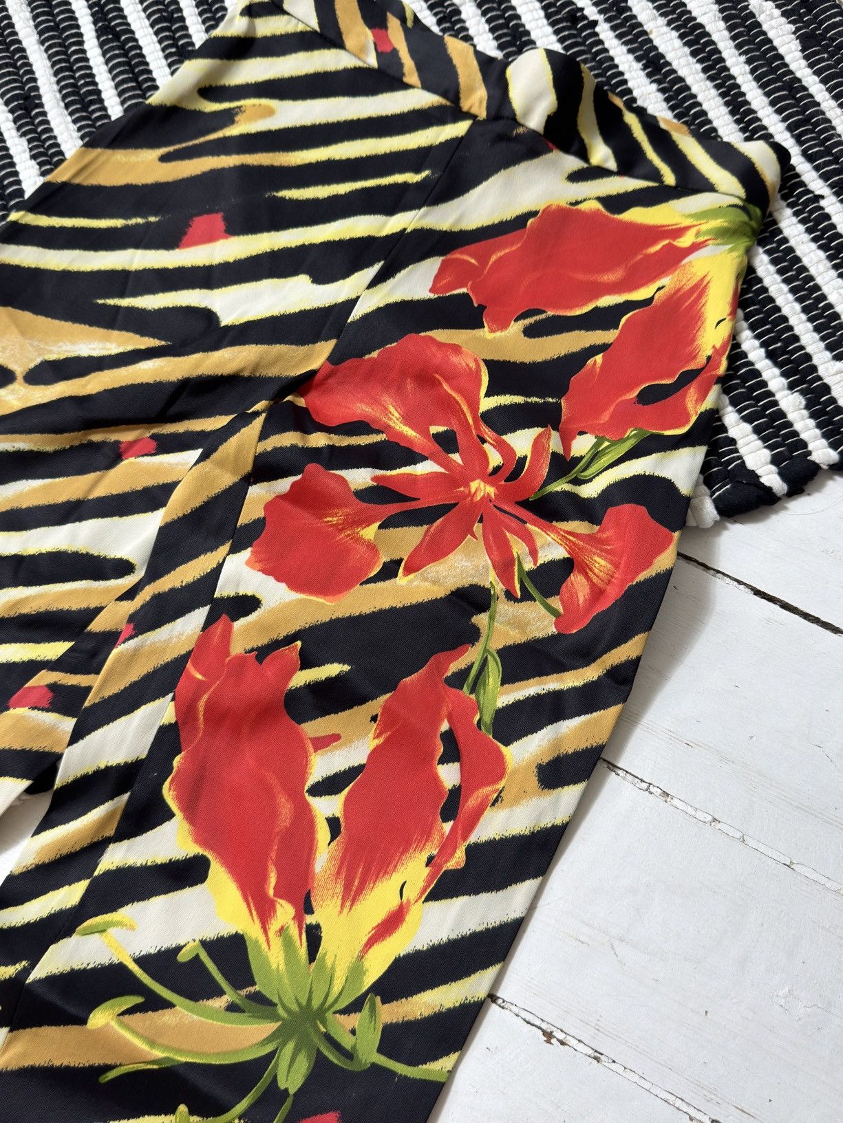 Versace VINTAGE VERSACE 2000s FLOWERS STYLE PANTS Size 26" / US 2 / IT 38 - 4 Thumbnail