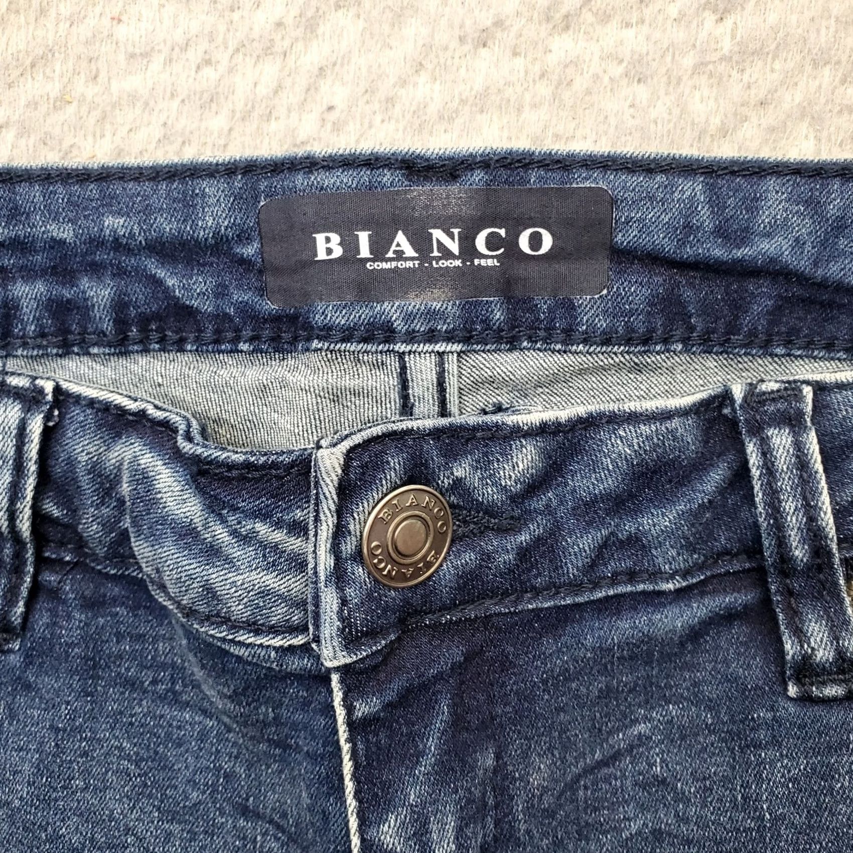 Vintage Bianco Jeans Womens Size 31 Blue Denim Stretch Whiskered Frayed Hem Straight Leg Jeans Size 24" / US 00 / IT 34 - 7 Thumbnail