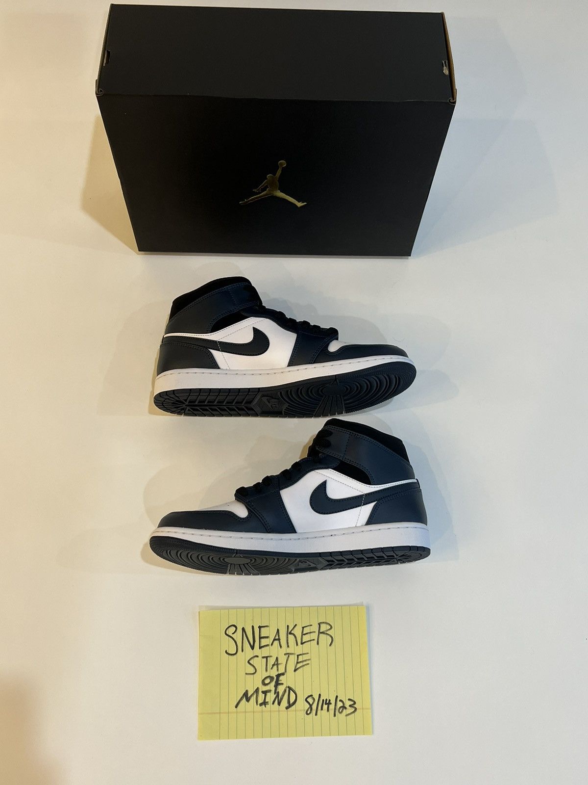 Jordan Brand × Nike BRAND NEW AIR JORDAN 1 MID “ARMORY NAVY” SIZE: 9.5 FAST SHIP Size US 9.5 / EU 42-43 - 3 Thumbnail