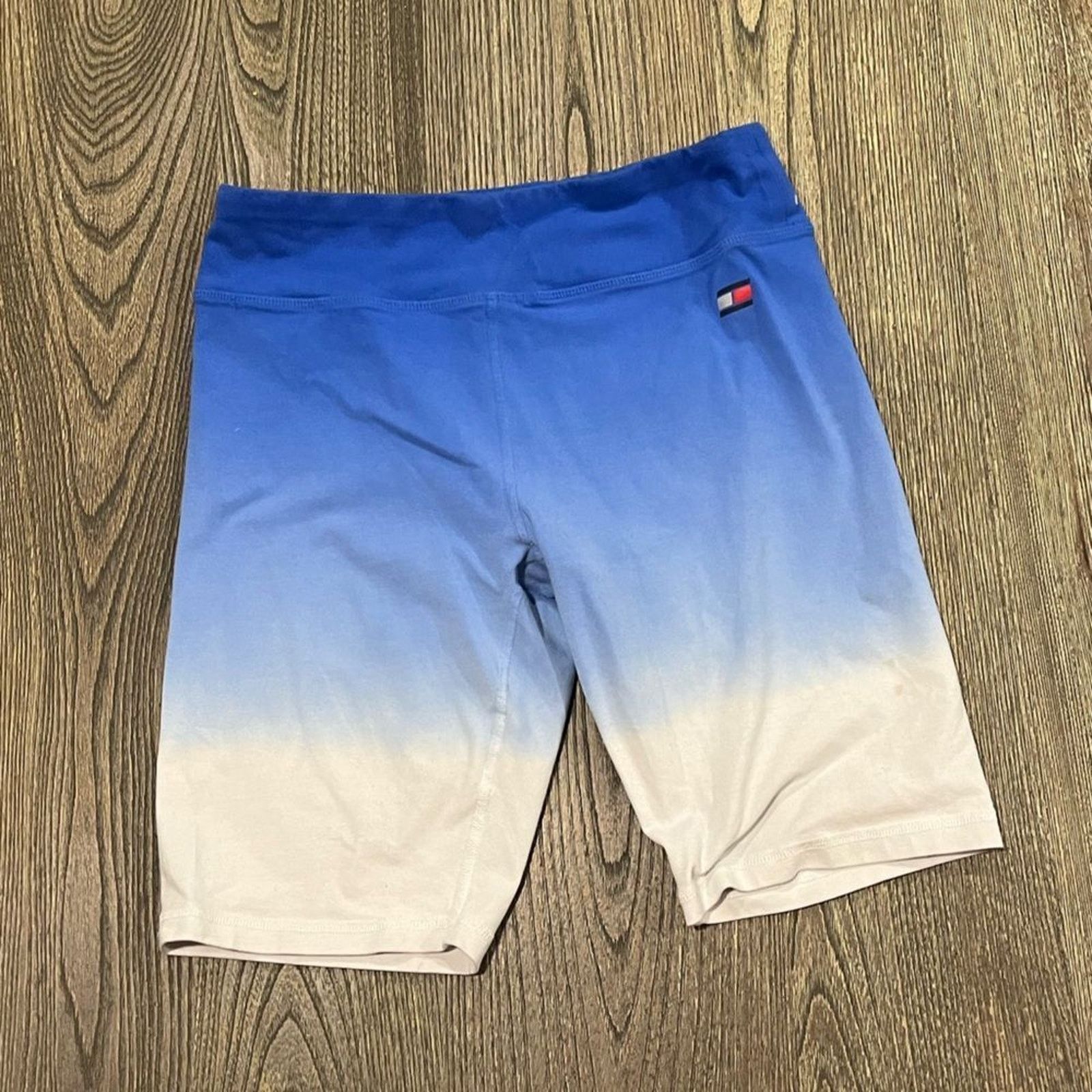 Tommy Hilfiger Tommy Hilfiger Sport Womens Dip Dye High Rise Bike Shorts M Size 28" / US 6 / IT 42 - 1 Thumbnail