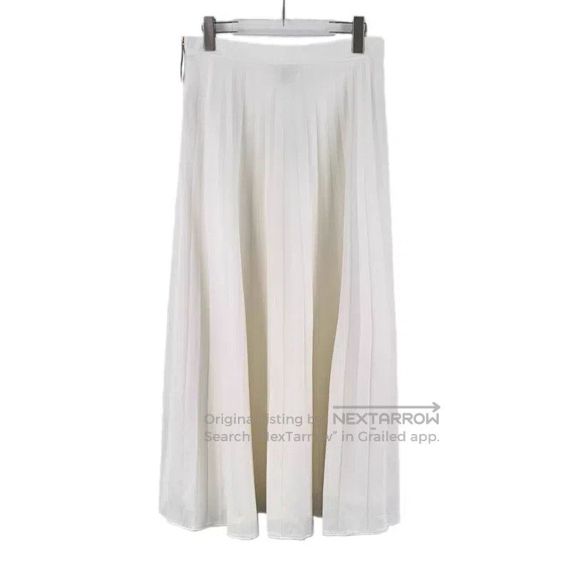 Louis Vuitton Louis Vuitton 23 white cotton casual pleated skirt Size 39" - 2 Thumbnail