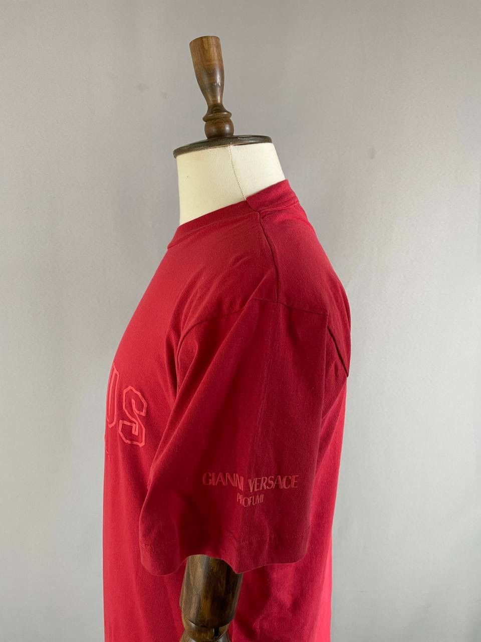 Versace Gianni Versace Profumi Tee T Shirt Big Logo Red Size US XL / EU 56 / 4 - 7 Thumbnail