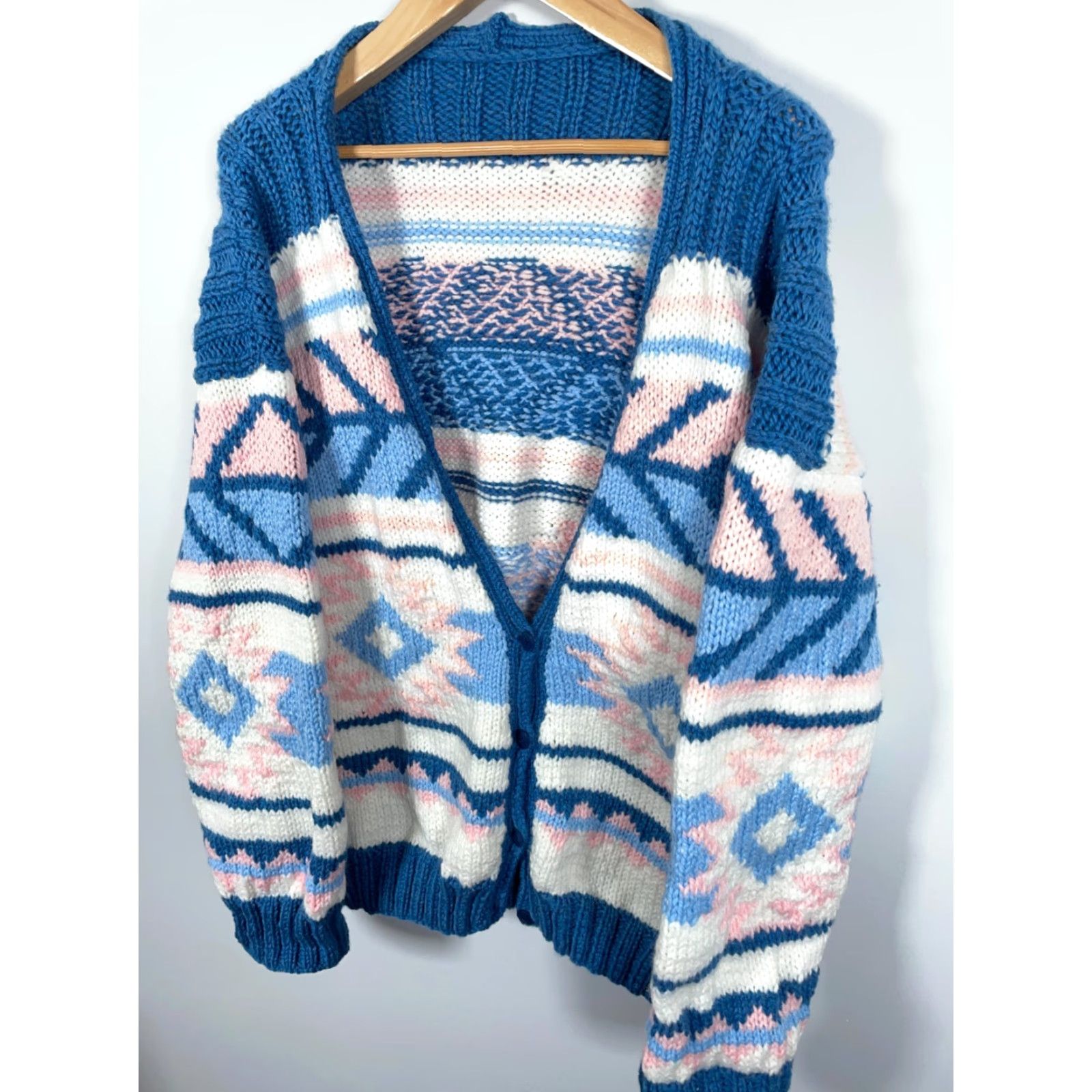 Vintage VINTAGE Handknit Wool Cowichan Cardigan Women's XL Blue Pink Aztec Heavyweight Sweater Size XL / US 12-14 / IT 48-50 - 4 Thumbnail