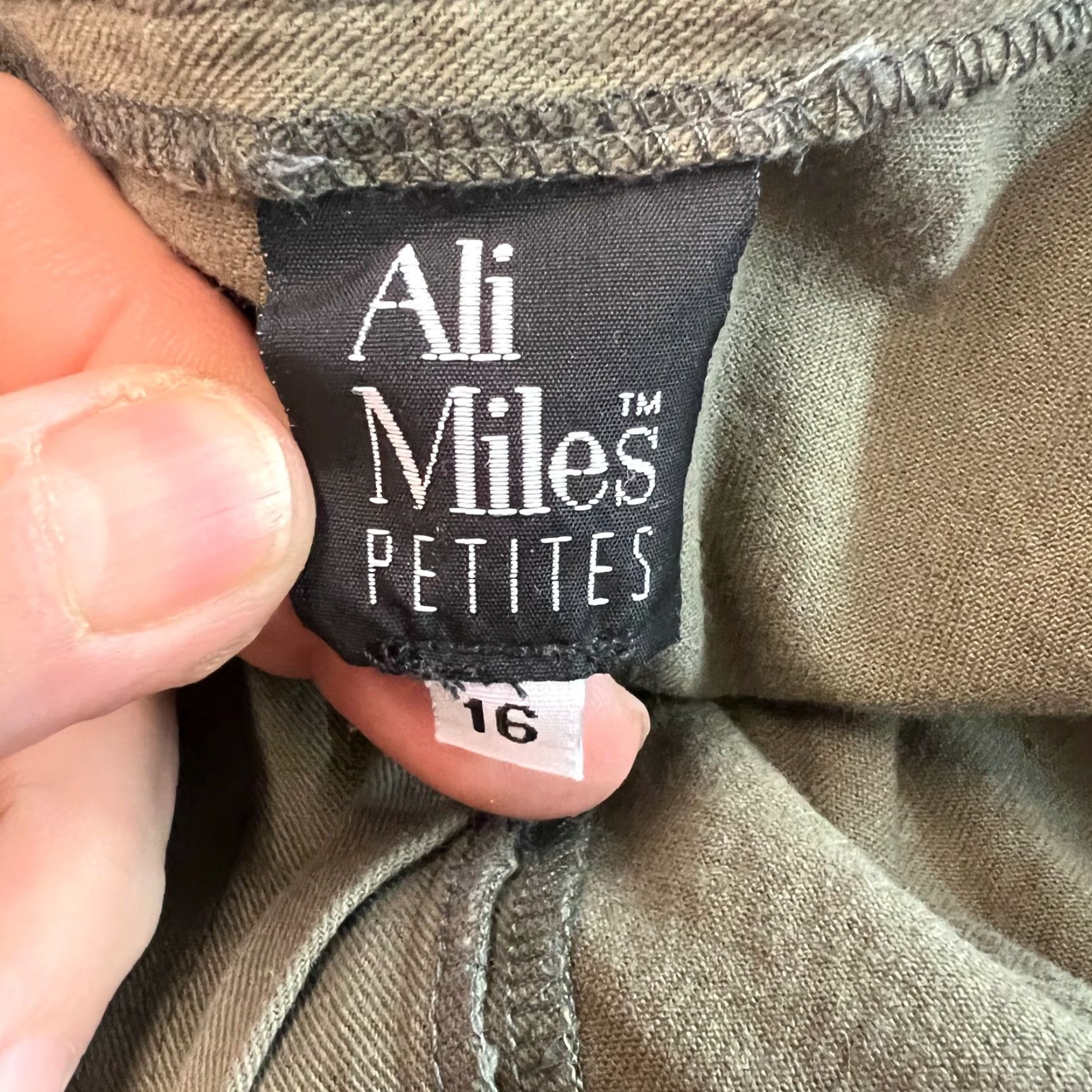 Vintage Ali Miles Women's Green High Rise Pleated Bermuda Shorts Size 16P - Casual 100% Cotton Size 32" / US 10 / IT 46 - 5 Thumbnail