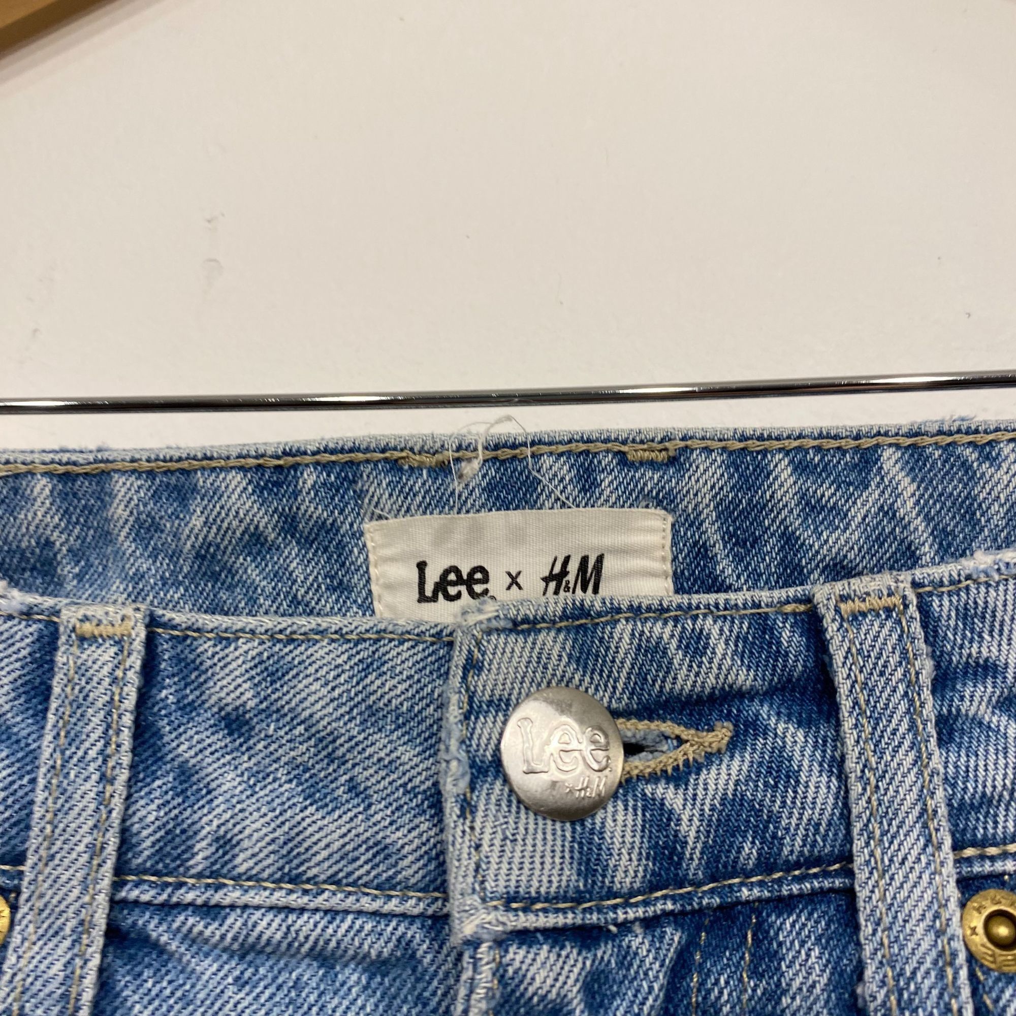 H&M Lee x H&M Loose Fit Seamed Front Mom Straight Leg Jeans Size Size 30" / US 8 / IT 44 - 3 Thumbnail