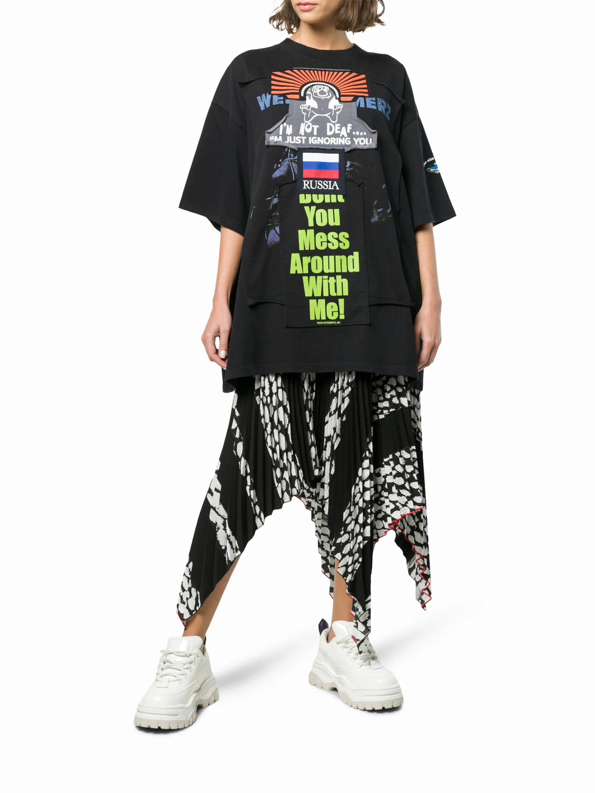 Vetements Black Russia Patchwork Oversized T-Shirt Size US S / EU 44-46 / 1 - 4 Thumbnail