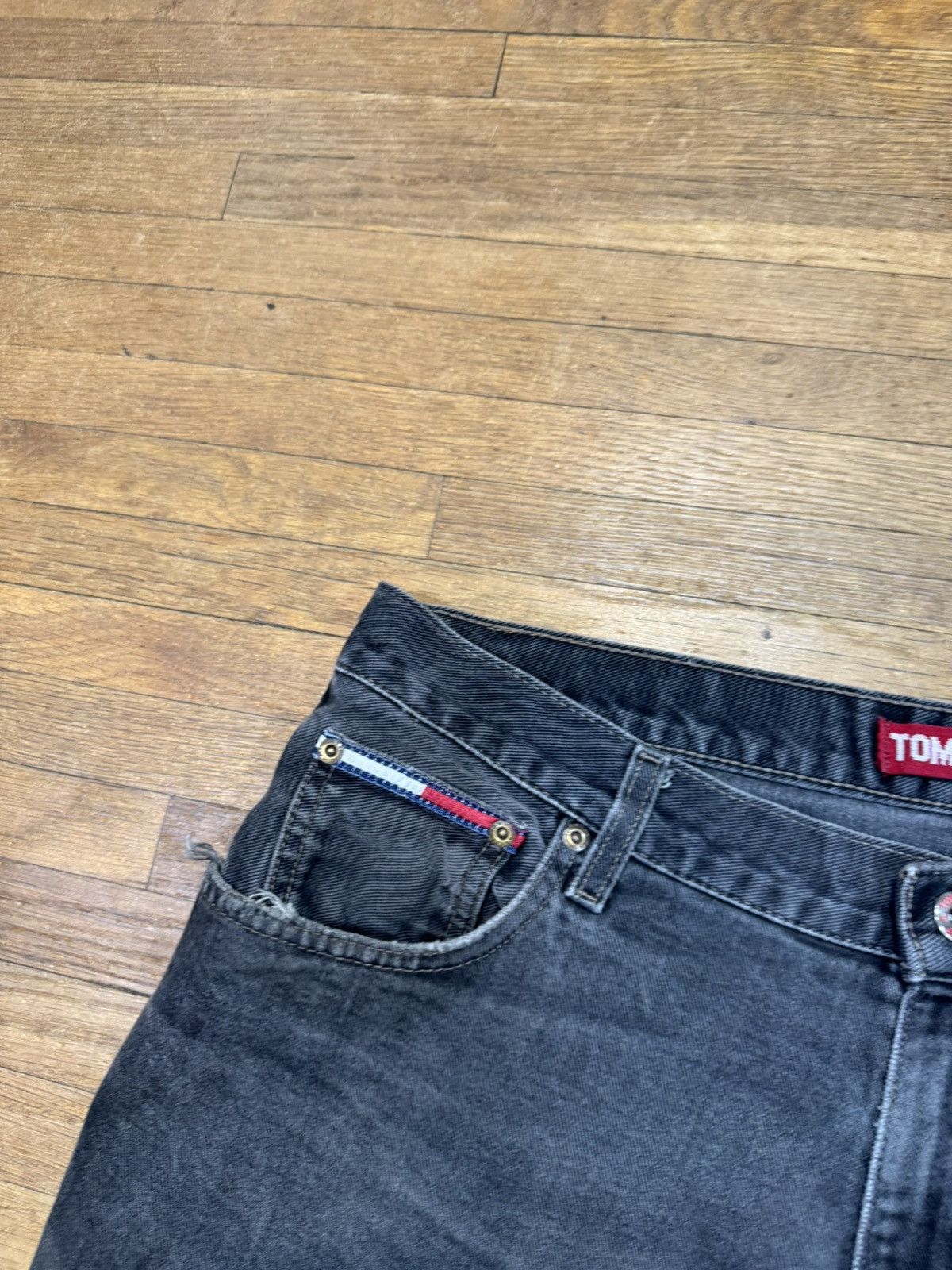 Tommy Hilfiger Vintage Tommy Hilfiger Black Denim Shorts Size US 36 / EU 52 - 4 Thumbnail